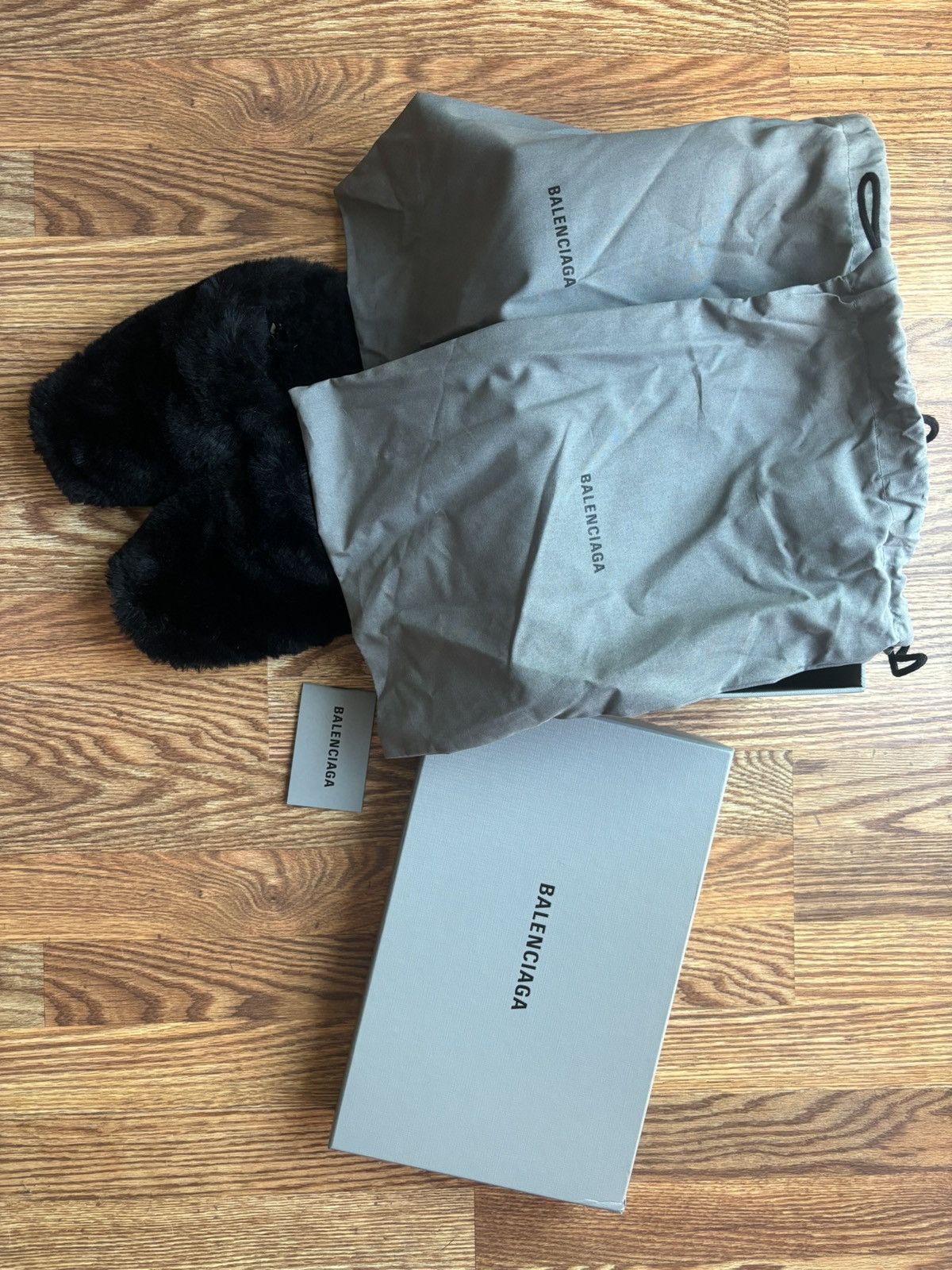 Balenciaga Balenciaga Faux Fur Slides Size US 8 / EU 41 - 1 Thumbnail