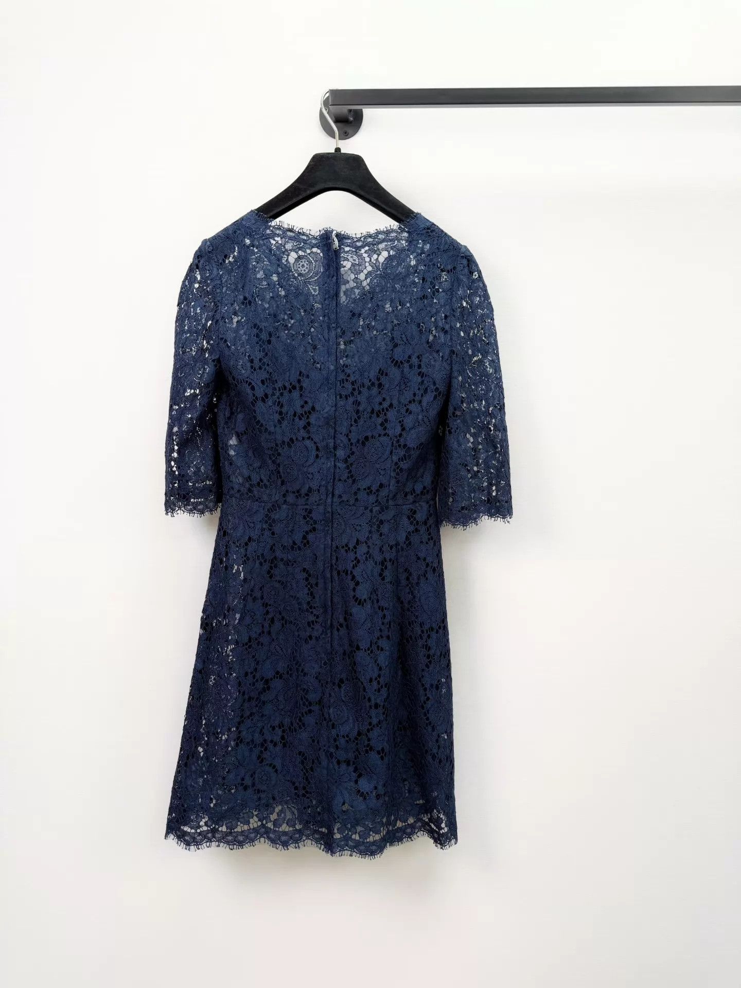 Dolce & Gabbana DG Authentic Lace Dress 36 2x Worn Near New Size XS / US 0-2 / IT 36-38 - 4 Thumbnail