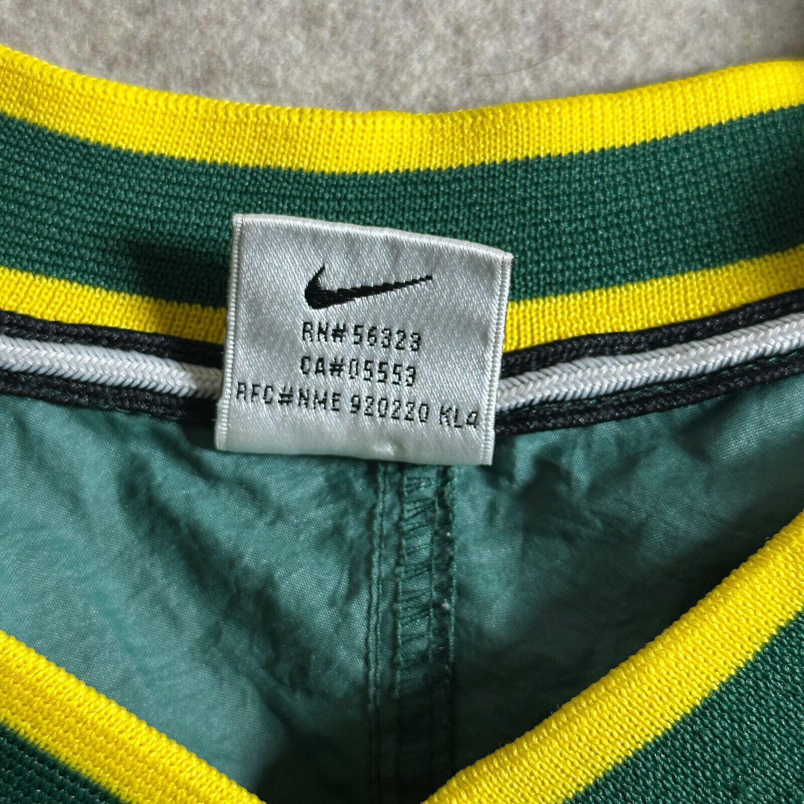 Nike Vintage Nike Jacket Center Swoosh Size XXL Green Yellow Size US XXL / EU 58 / 5 - 6 Thumbnail