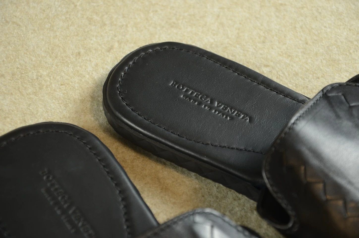 Bottega Veneta Bottega Veneta Intrecciato Weave Leather Slipper Black 39 Size US 8 / IT 38 - 8 Thumbnail
