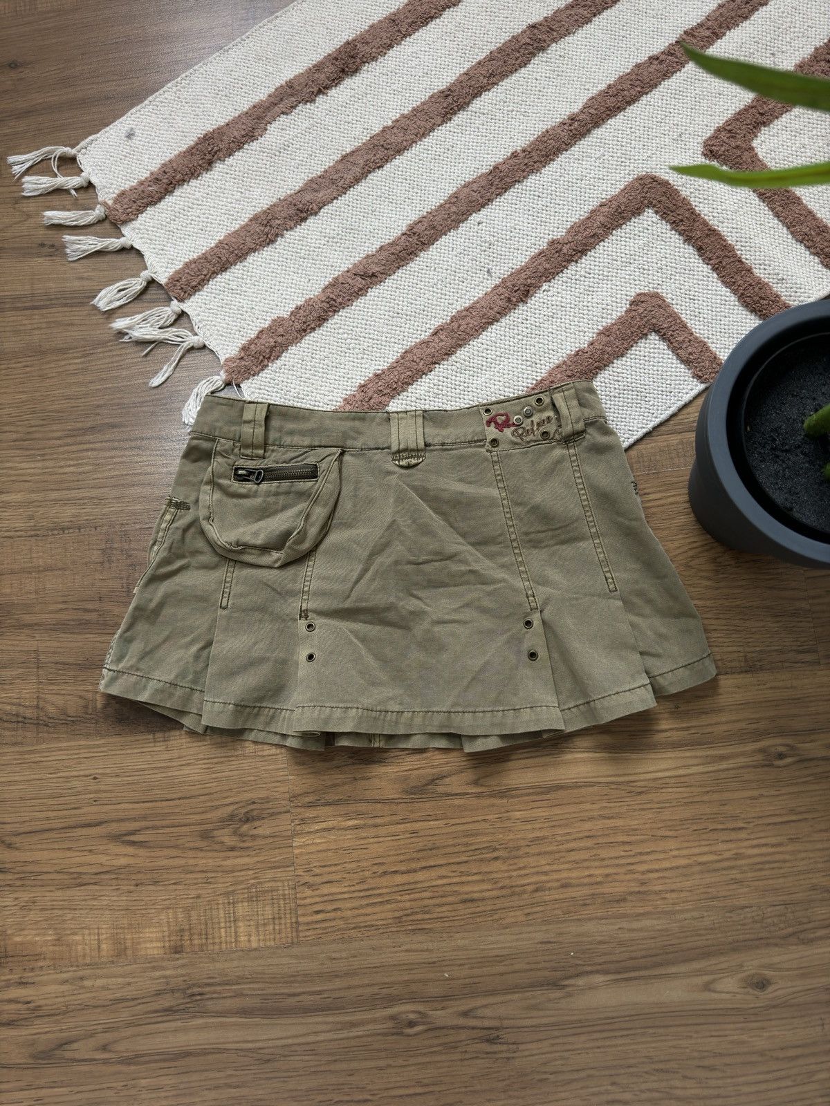 Vintage VINTAGE AVANT GARDE PLEATED WASHED CARGO MINI SKIRT Size 28" / US 6 / IT 42 - 5 Thumbnail