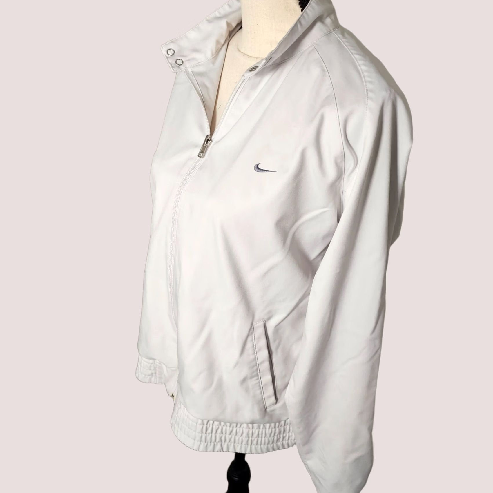 Nike VINTAGE Nike Womens Track Jacket White Large Nylon? No, Polyester The Athletic Dept. 90s Full Zip Womens Jacket Size L / US 10 / IT 46 - 1 Thumbnail
