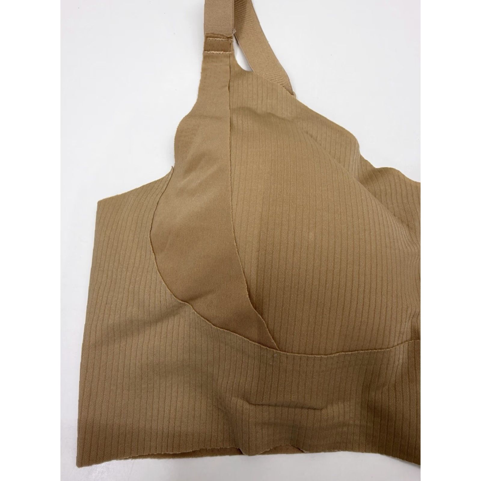Vintage Unbranded WomensBra 5XL Tan Ribbed Wireless Padded Soft Adjustable Shirt Bra Womens 5XL Tan Ribbed Wireless Padded Adjustable Size ONE SIZE - 2 Thumbnail