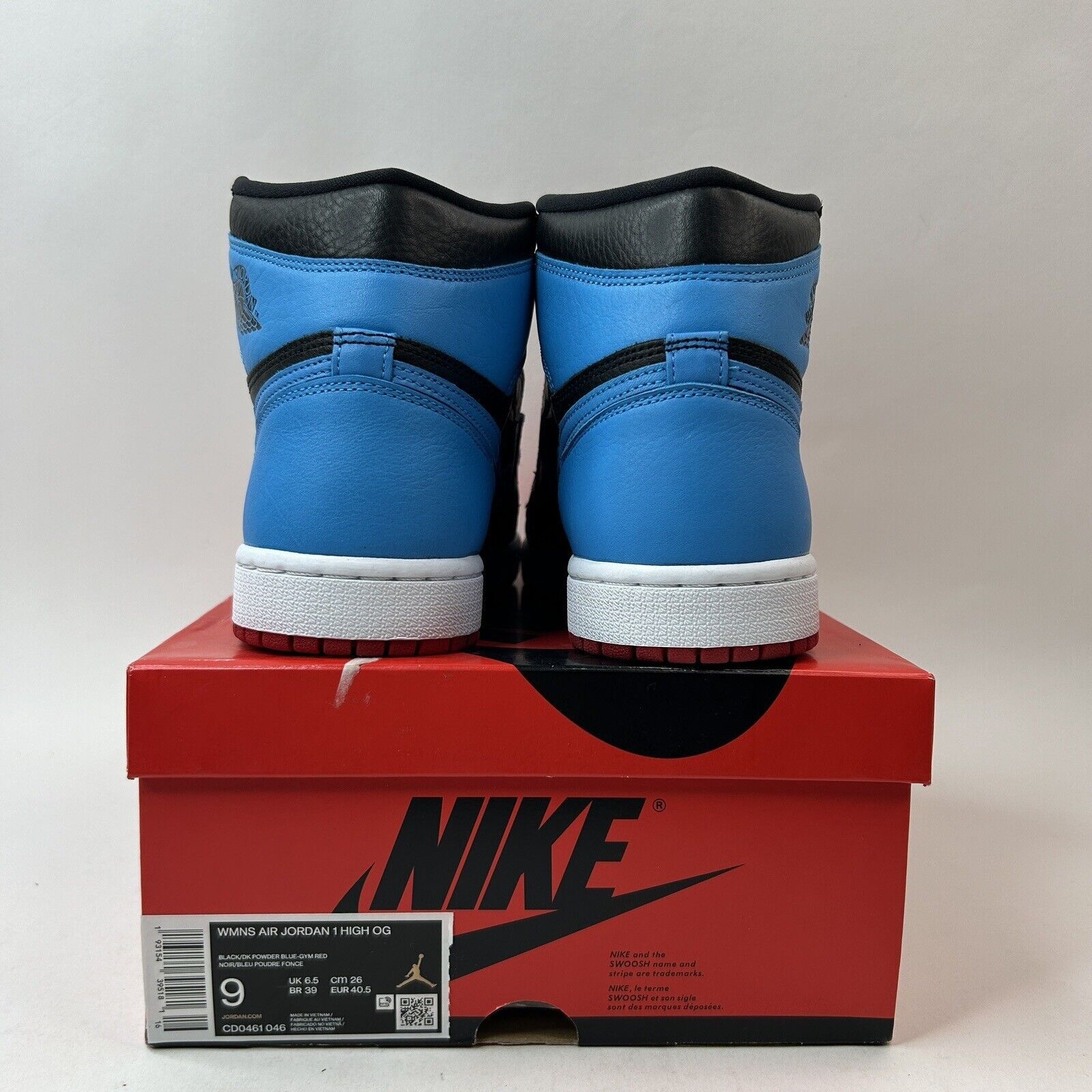 Jordan Brand Nike Air Jordan 1 Retro High OG WMNS “UNC To Chicago” 2023 Size US 9 / IT 39 - 4 Thumbnail