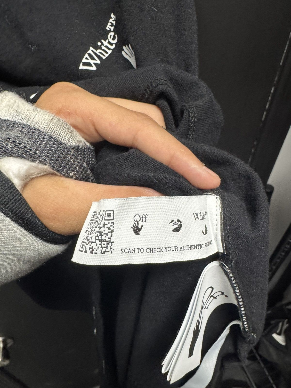 Off-White OFF-WHITE All Over Logo Print T-Shirt Black White Size US XXS / EU 40 - 4 Thumbnail