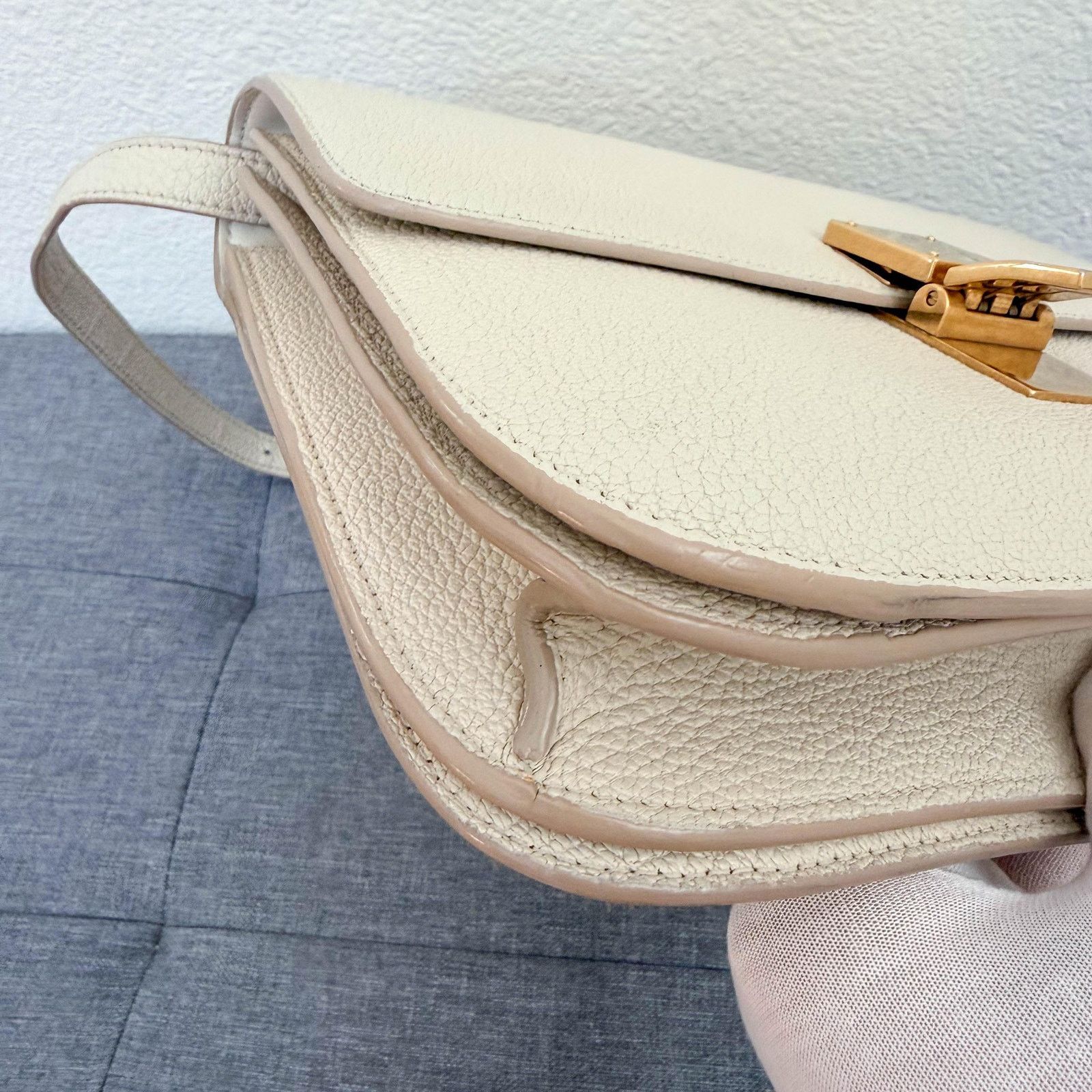 Celine Authentic Celine Classic Box Leather Shoulder Bag Size ONE SIZE - 8 Thumbnail