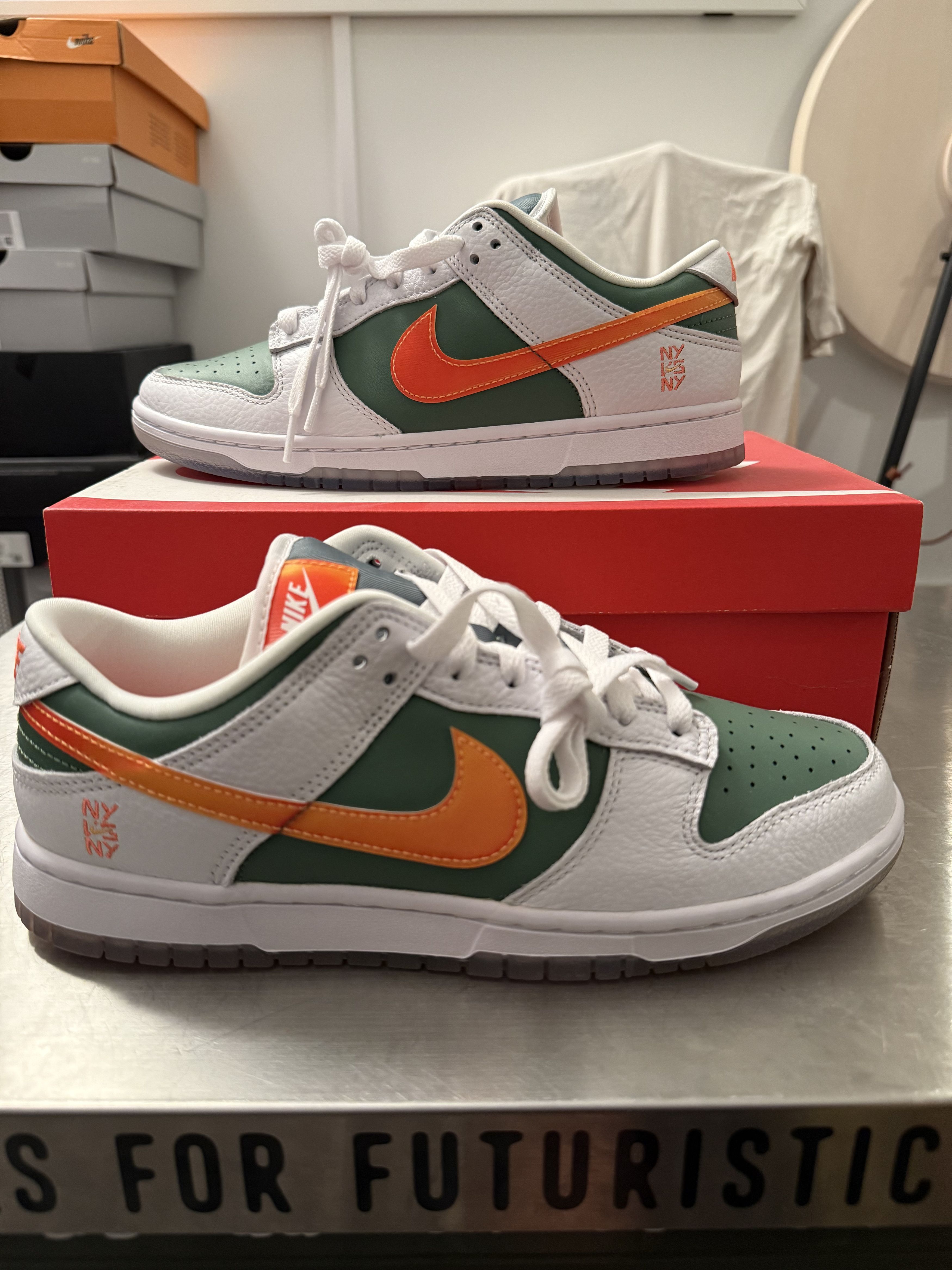 Nike Nike Dunk Low SE NY vs. NY Size US 8.5 / EU 41-42 - 1 Thumbnail