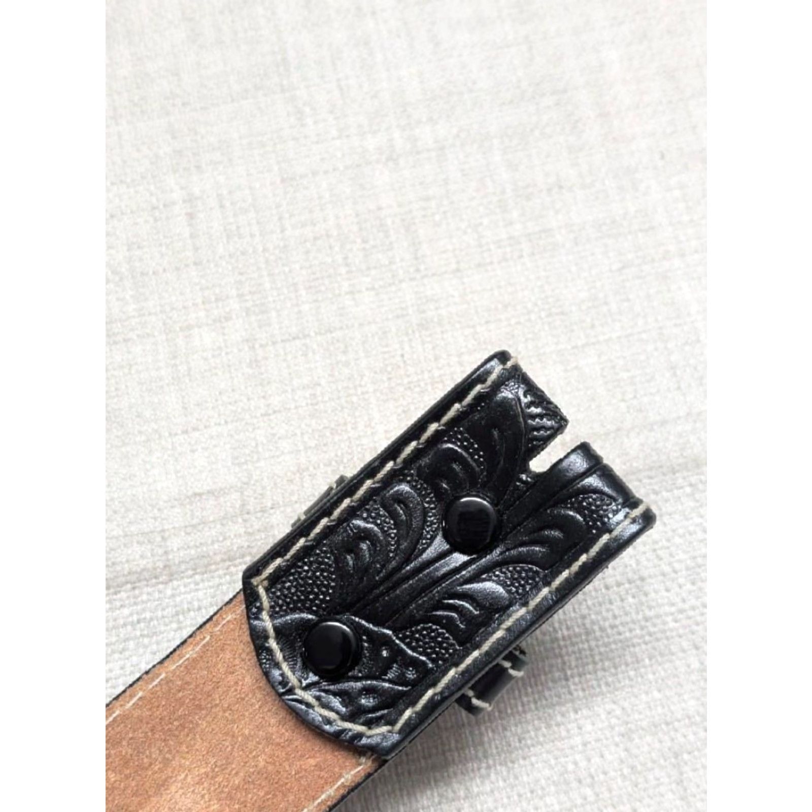 Vintage VINTAGE western belt belt Oak Leaves Leather Cowhide 42 Black Mens 1-5/8" Adults 42 Western Size 42 - 4 Thumbnail