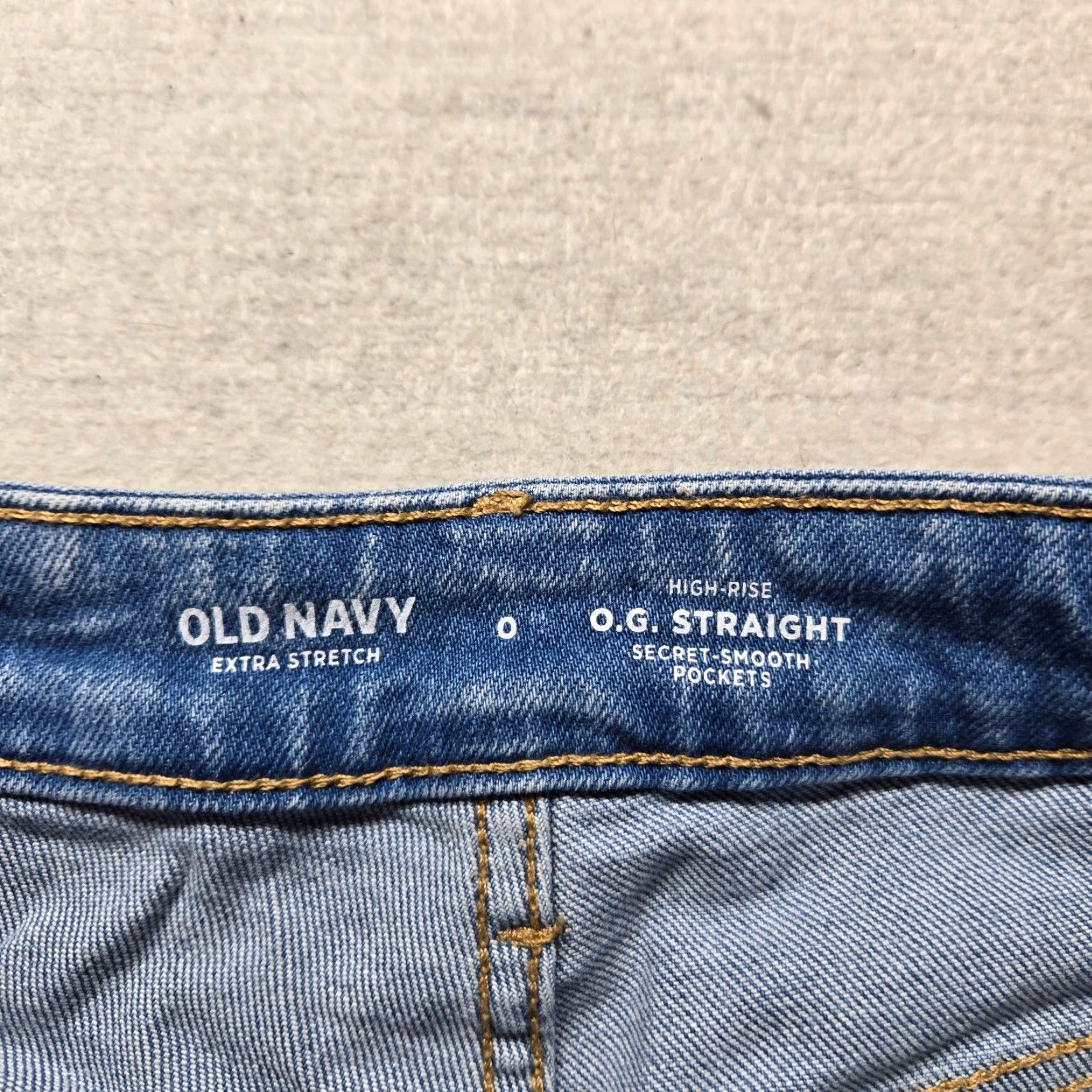 Old Navy VINTAGE Old Navy Jeans Blue Distressed Straight Adult Regular 0 Regular 27in Inseam 5-Pocket Denim Women’s Jeans 2000s? Size 25" / US 0 / IT 36 - 4 Thumbnail