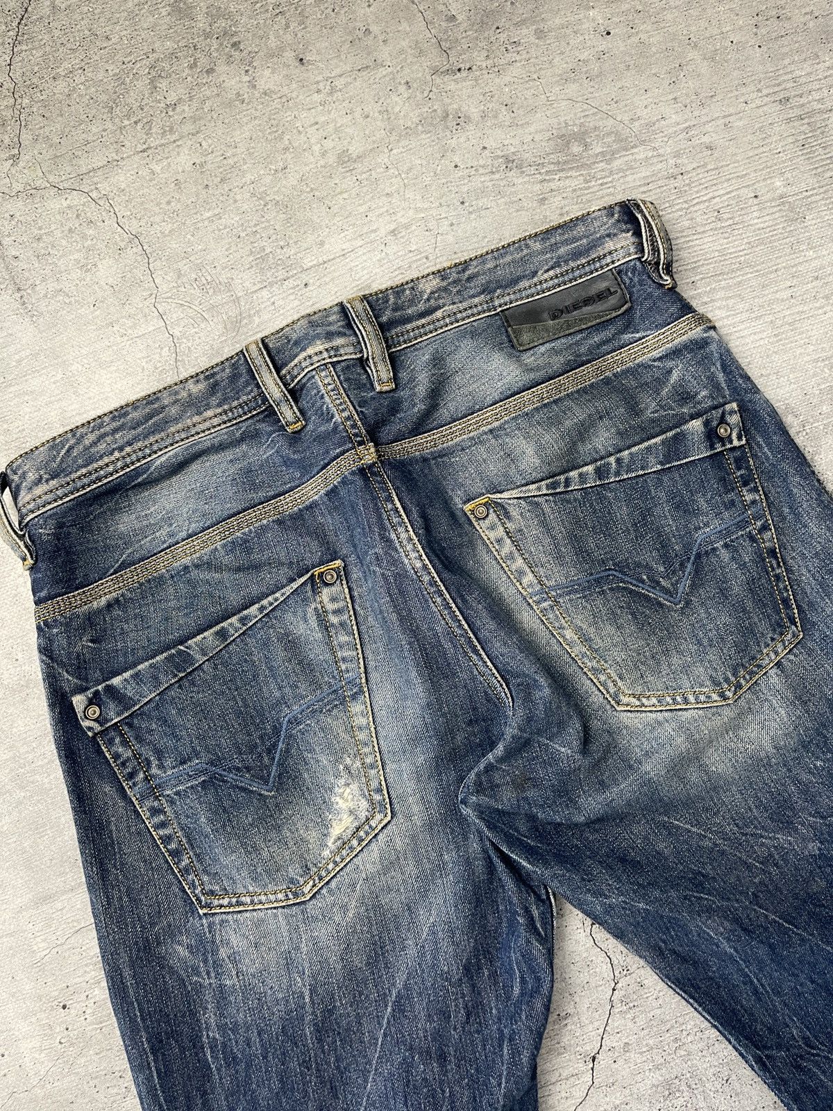 Designer Diesel Krooley distressed carrot jeans 31/32 Size US 31 - 2 Thumbnail