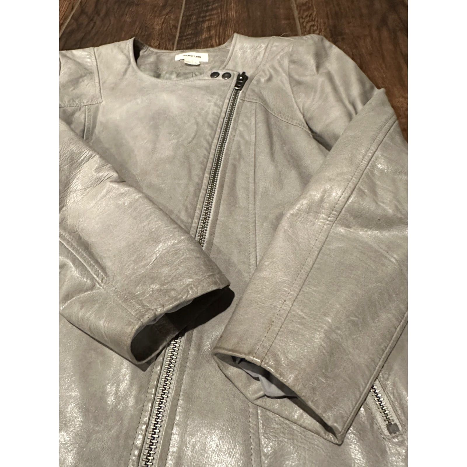 Helmut Lang HELMUT LANG Jacket Grey Leather 3/4 Sleeve Zip Front Vintage? No, Petites PS Womens Short Sleeve 3/4 Zip Leather Jacket Grey Size S / US 4 / IT 40 - 6 Thumbnail