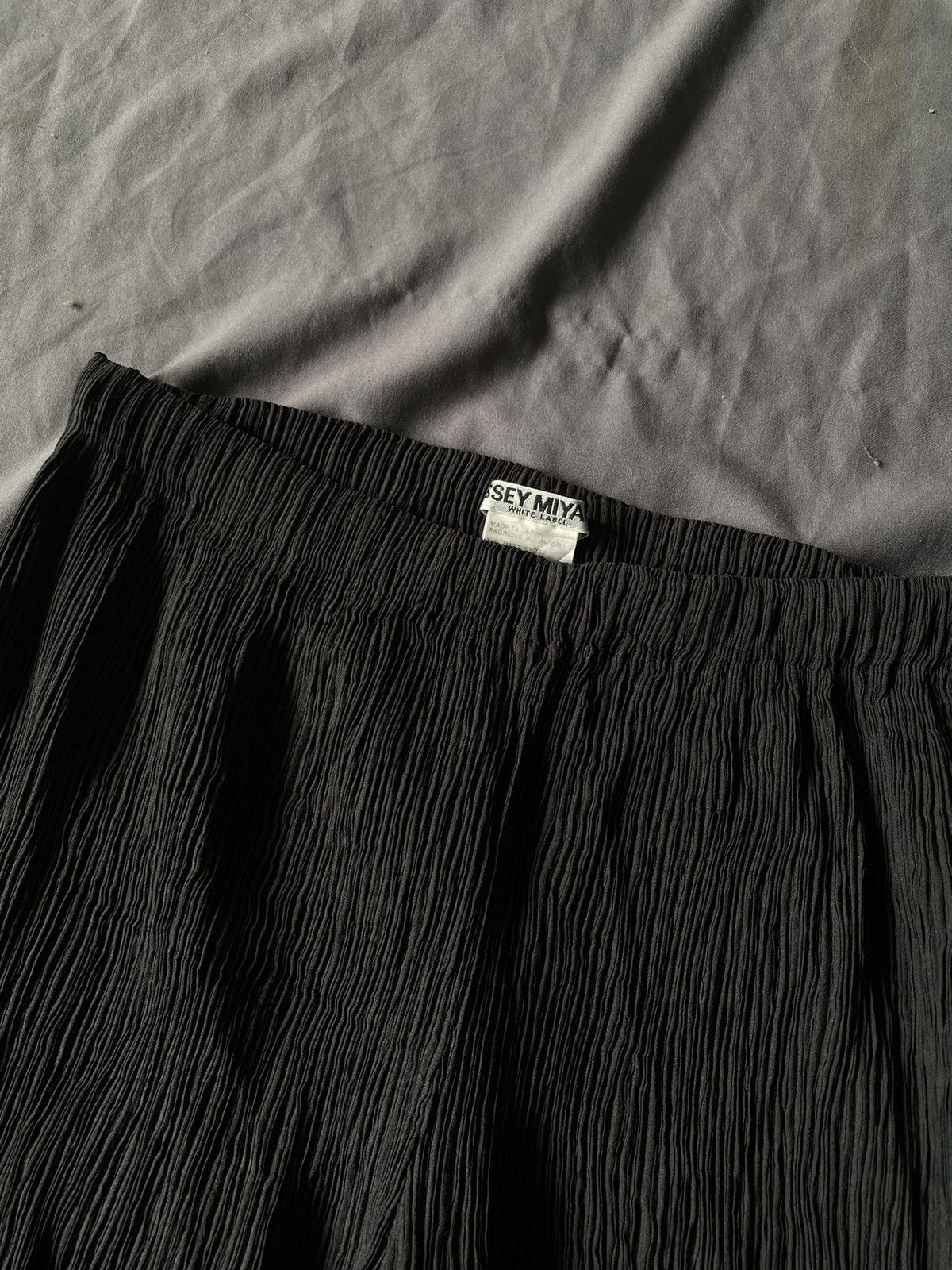 Issey Miyake × Japanese Brand Issey Miyake Pleats Pants Size 26" / US 2 / IT 38 - 3 Thumbnail
