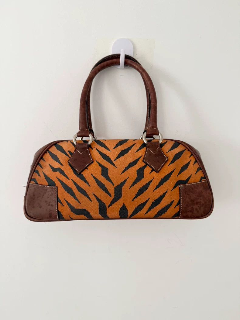 Vivienne Westwood Vivienne Westwood size os Vintage Yellow-Brown Tiger Patter Size ONE SIZE - 5 Thumbnail
