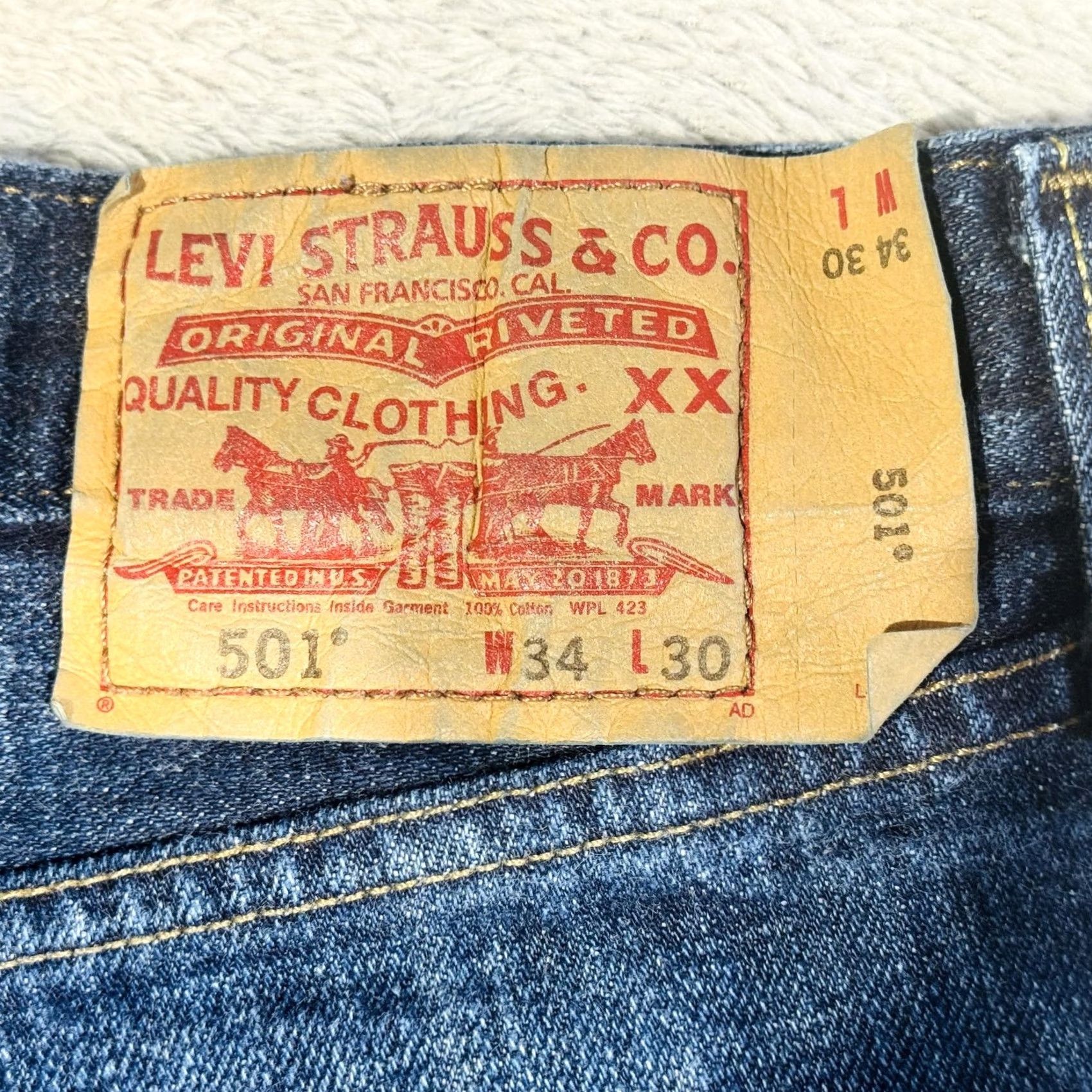 Levi's VINTAGE Levi's 501 Jeans Mens 34x30 Blue Medium Wash Straight Denim 90s Size US 34 / EU 50 - 5 Thumbnail