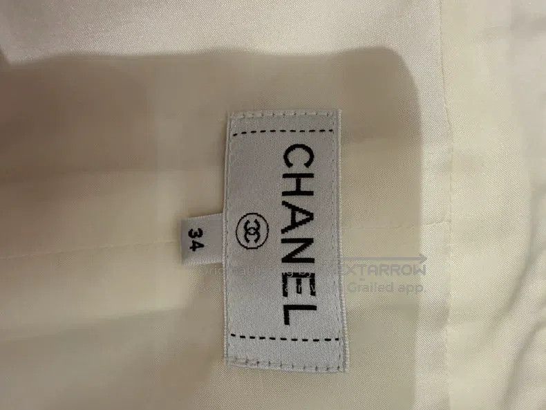 Chanel Chanel Castle series popular white embossed logo long skir Size 42" / US 20 - 3 Thumbnail