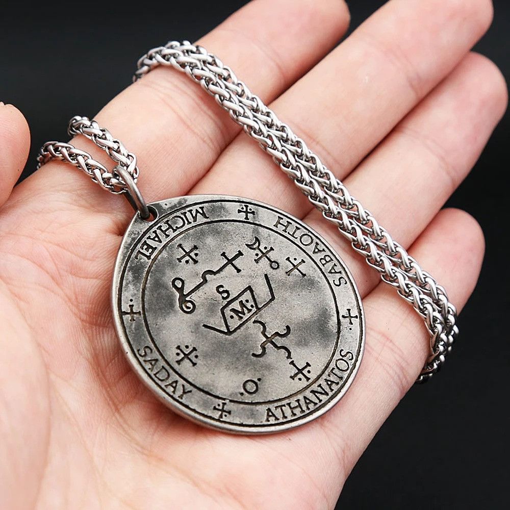 Other Vintage Round Pendant Necklace Size ONE SIZE - 1 Thumbnail
