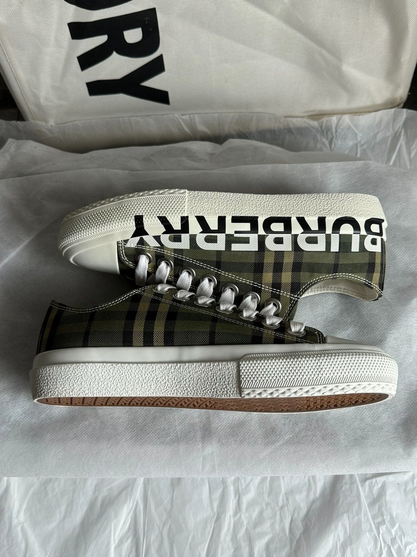 Burberry Burberry Vintage Check Military Green Sneakers Size 35 Size US 4.5 / IT 34.5 - 7 Thumbnail