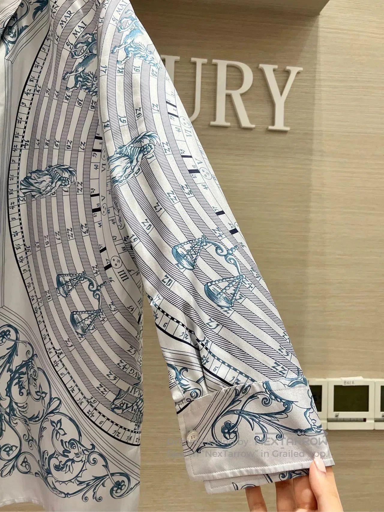 Hermes Hermes Constellation Silk Shirt Size 34. Size US XS / EU 42 / 0 - 7 Thumbnail