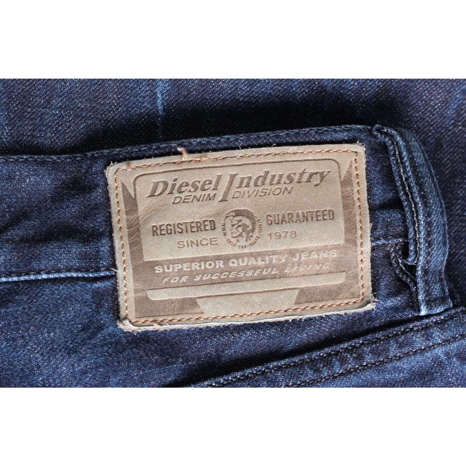 Diesel DIESEL MARKHY 080AE Tapered Jeans Men W34 L30 Made in ITALY DZ7989 blue denim 5-pocket Mens Jeans Size US 34 / EU 50 - 4 Thumbnail