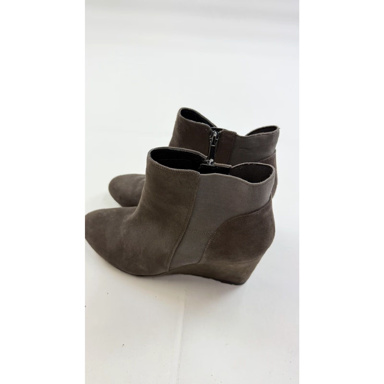 Clarks Clarks Artisan Boots Womens Size 9.5 Brown Suede Ankle Wedge Booties Zip Comfort Size US 10 / IT 40 - 4 Thumbnail