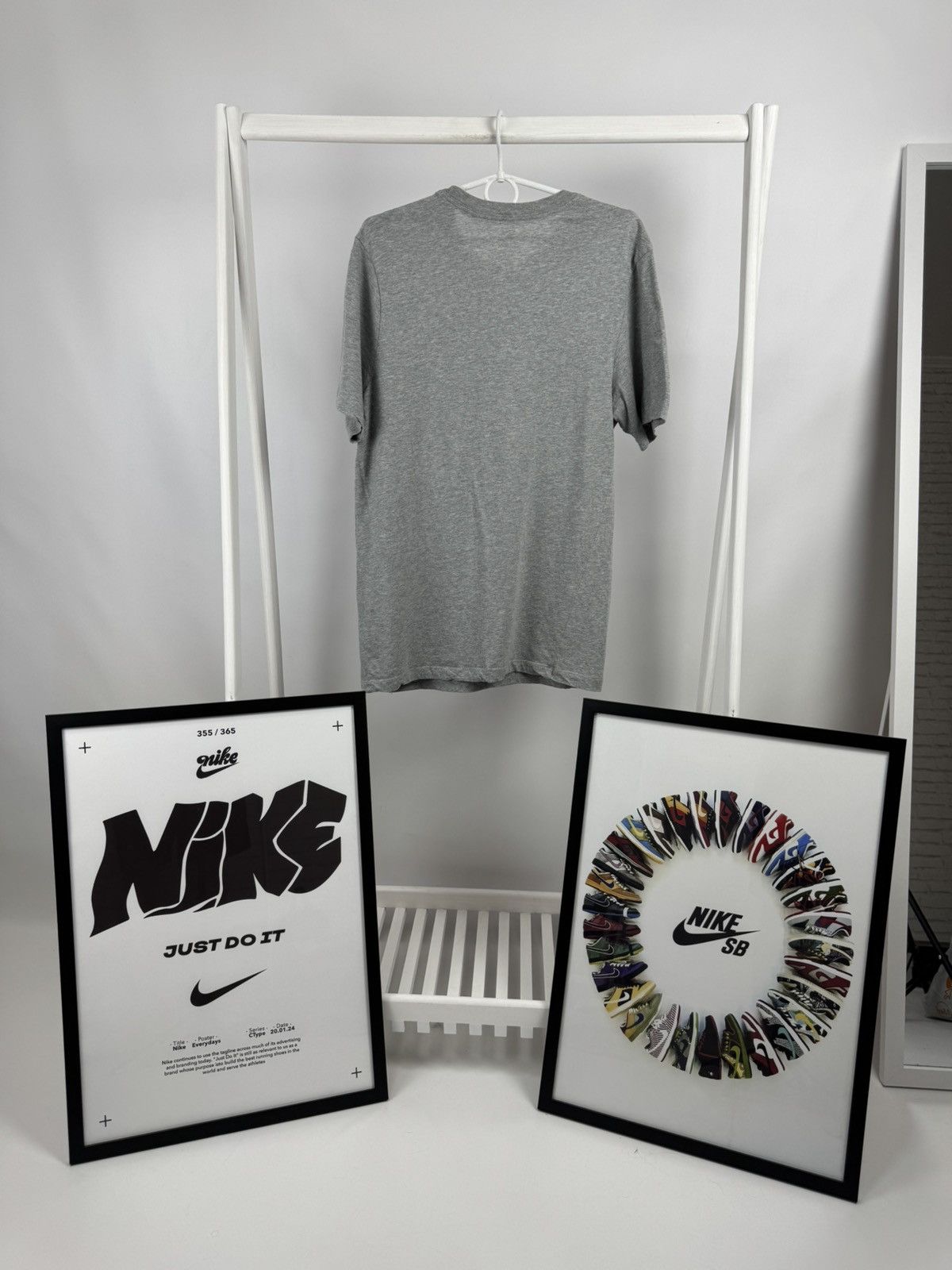 Nike Rare Nike Air Bog Logo Tee Size US M / EU 48-50 / 2 - 8 Thumbnail