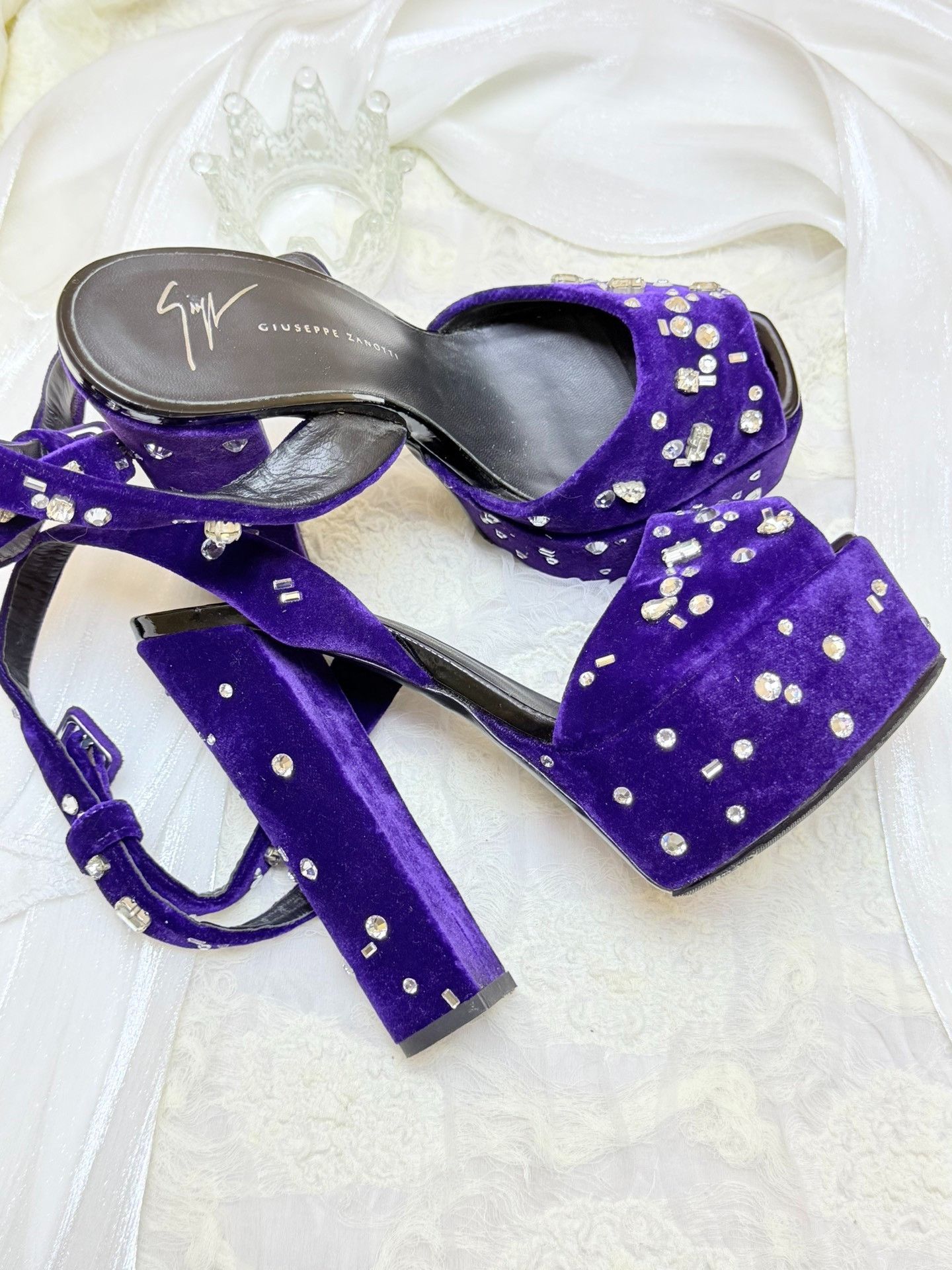 Giuseppe Zanotti Giuseppe Zanotti Velvet Lowtop Sneakers us_6-5 Women Size US 6.5 / IT 36.5 - 1 Thumbnail