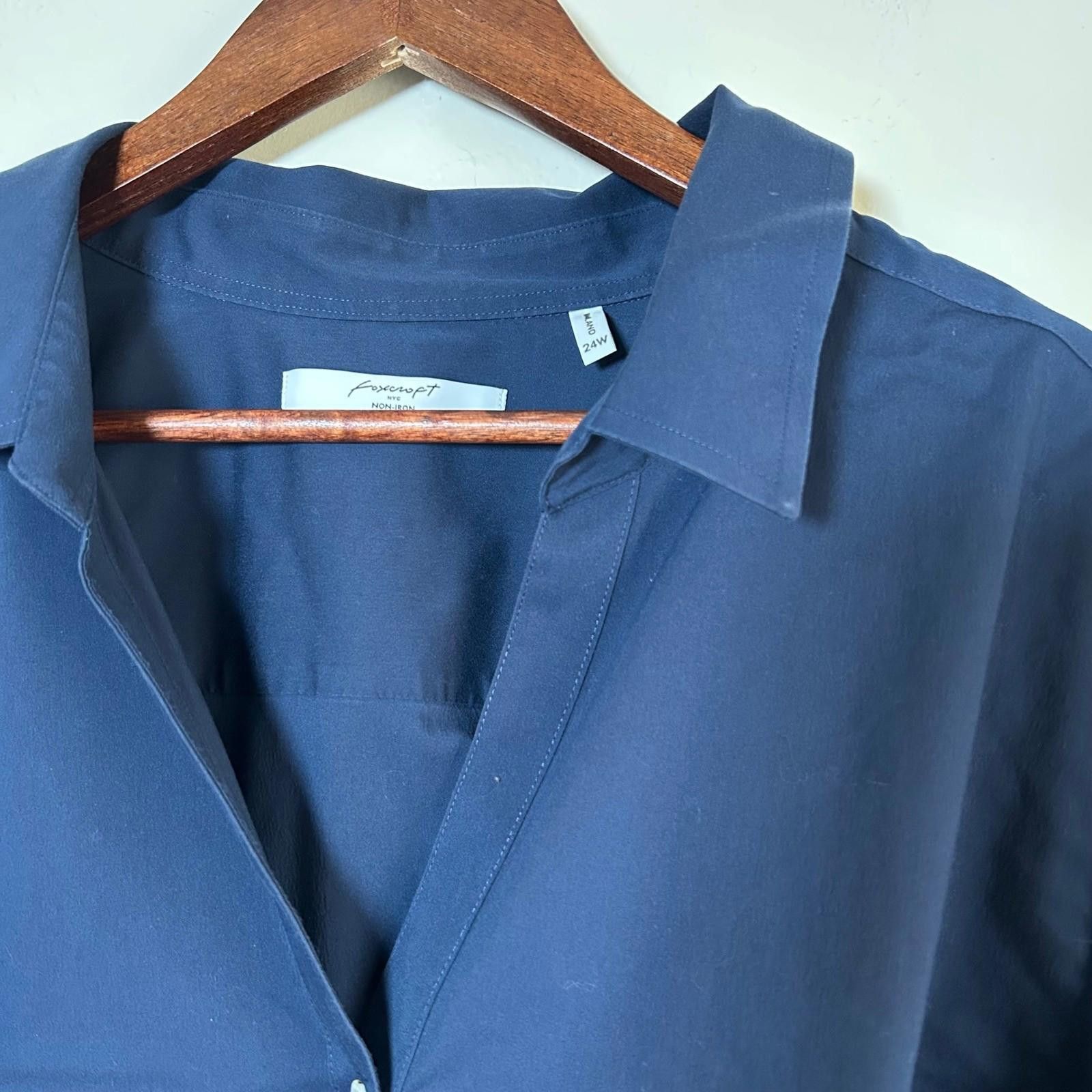 Other Foxcroft Button Down Shirt Women 24W Navy Blue Non-Iron Size 4XL / US 24-26 - 3 Thumbnail