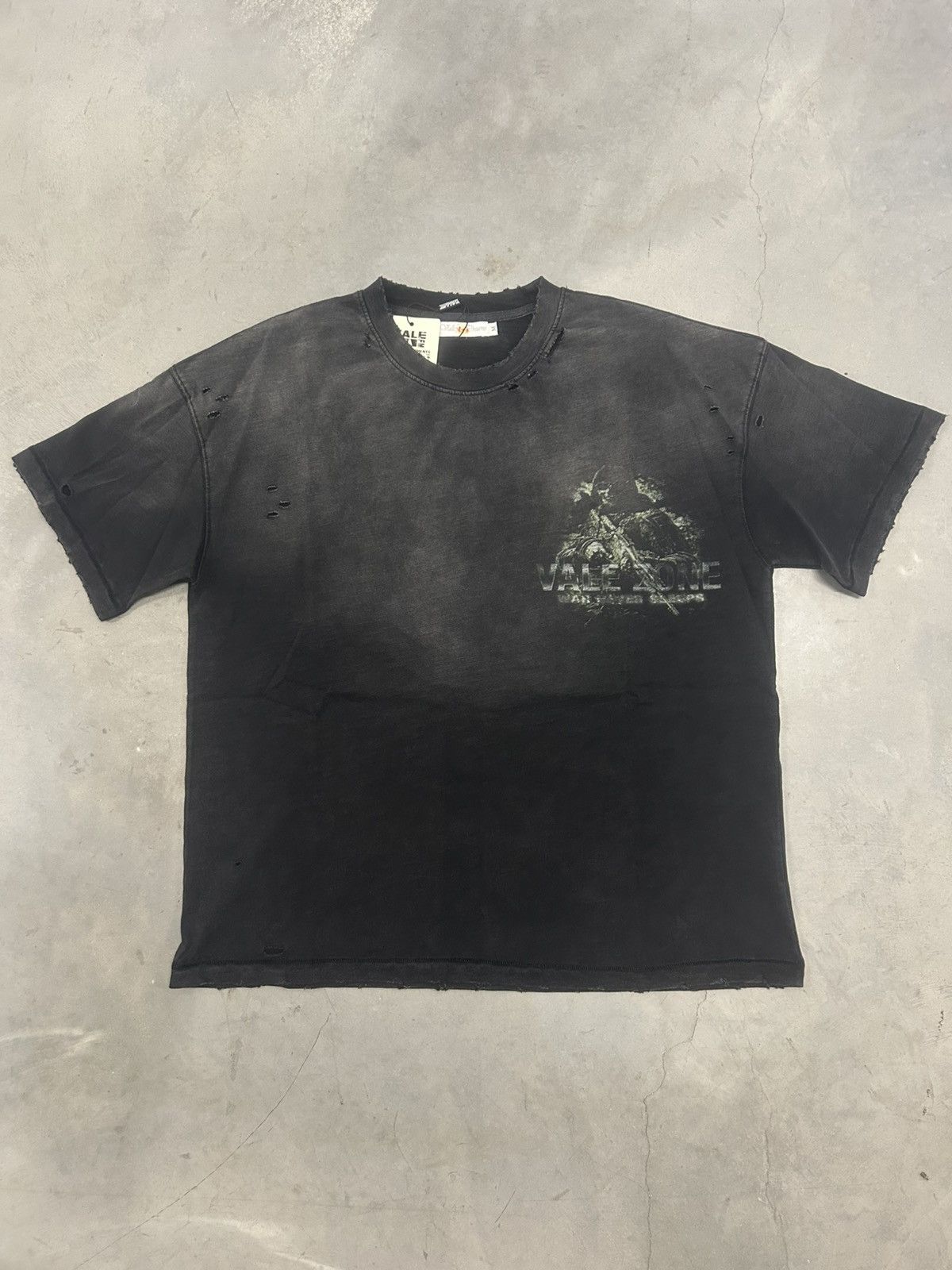 Vale Vale Forever Valley Dreams Black War Zone Tee Medium New Size US M / EU 48-50 / 2 - 1 Thumbnail