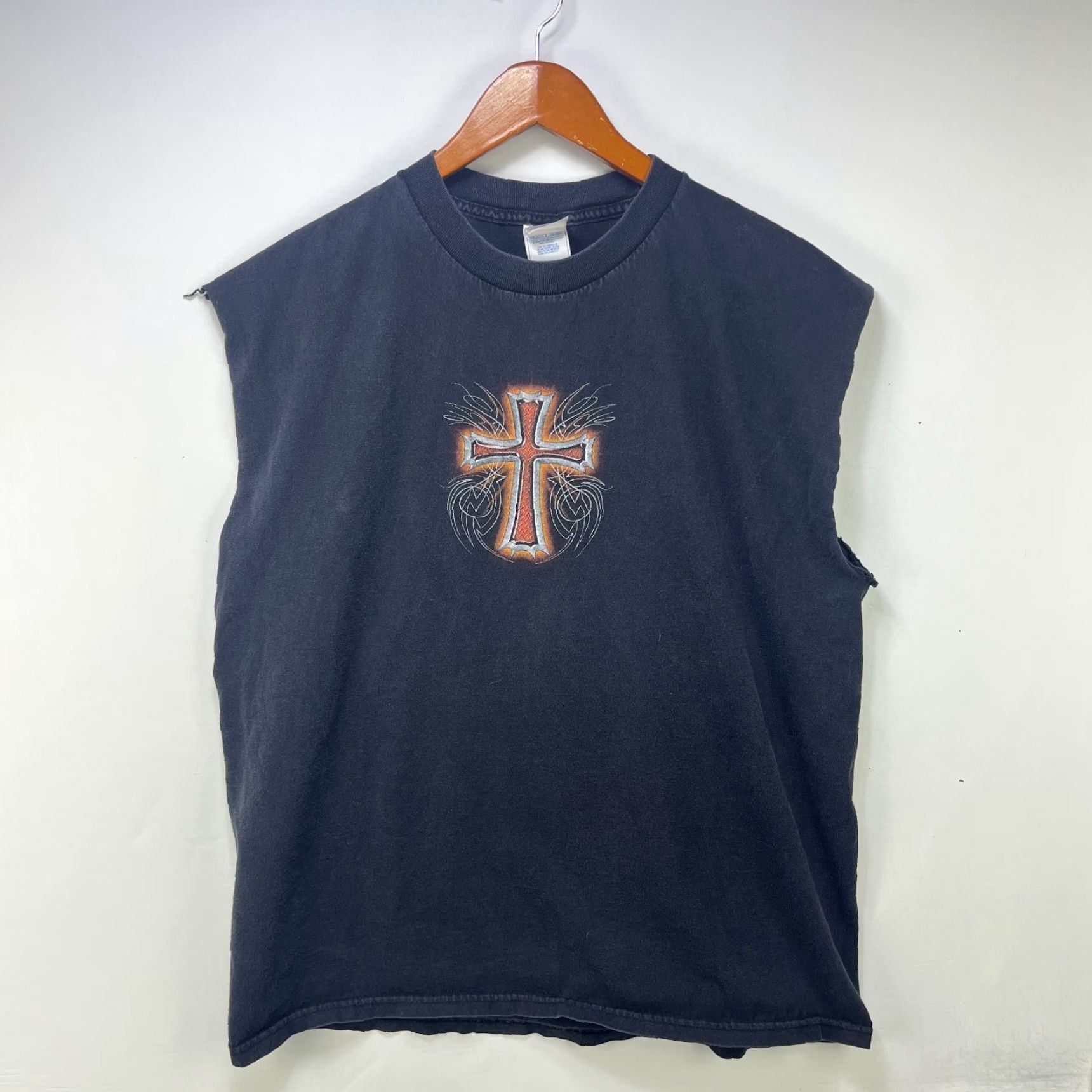 Vintage VINTAGE Y2K Cross Jesus Bible Sleeveless God Shirt XL Mens T-Shirt Black 90s Spring Summer Fall Winter Size US XL / EU 56 / 4 - 3 Thumbnail