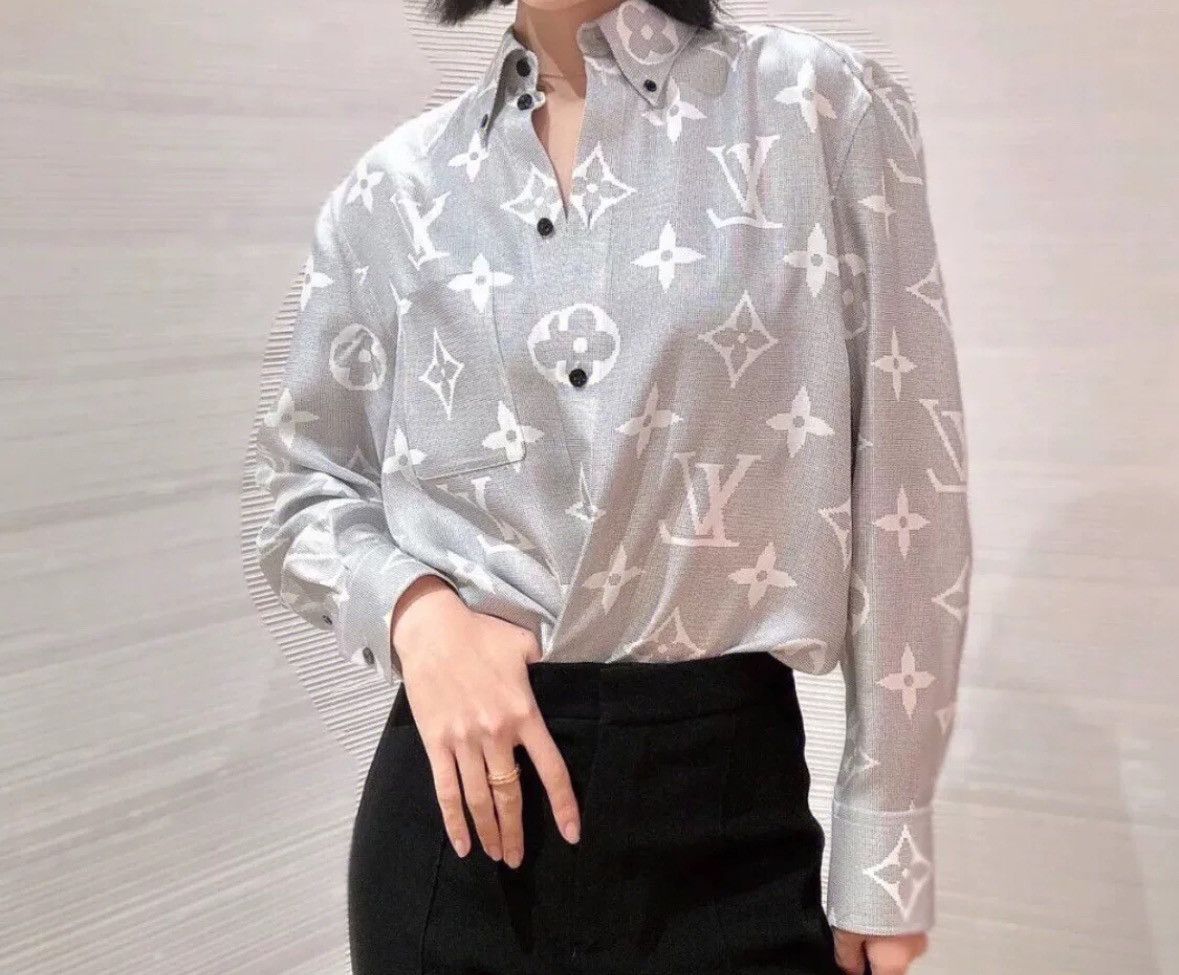 Louis Vuitton Louis Vuitton LV 23 logo breasted gray long sleeved shirt Size US S / EU 44-46 / 1 - 9 Thumbnail
