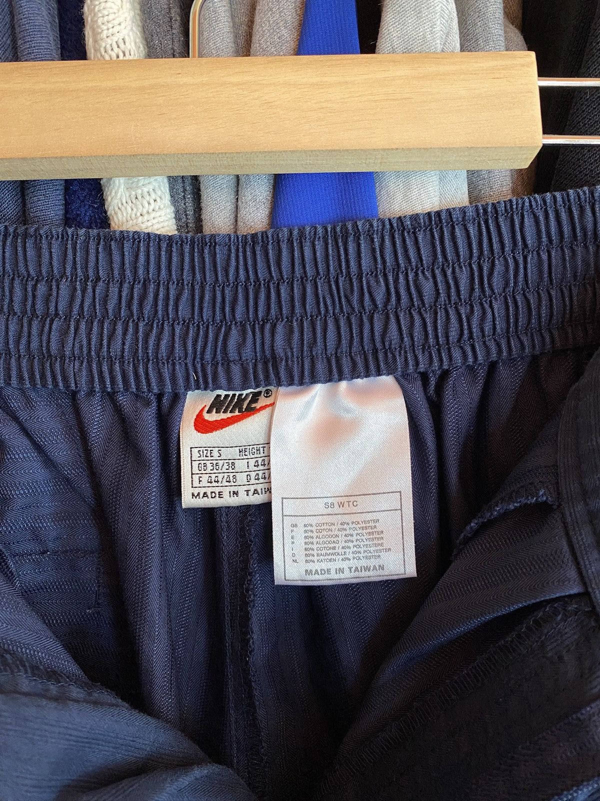 Nike VINTAGE NIKE RETRO SHORTS 90s Size US 31 - 3 Thumbnail