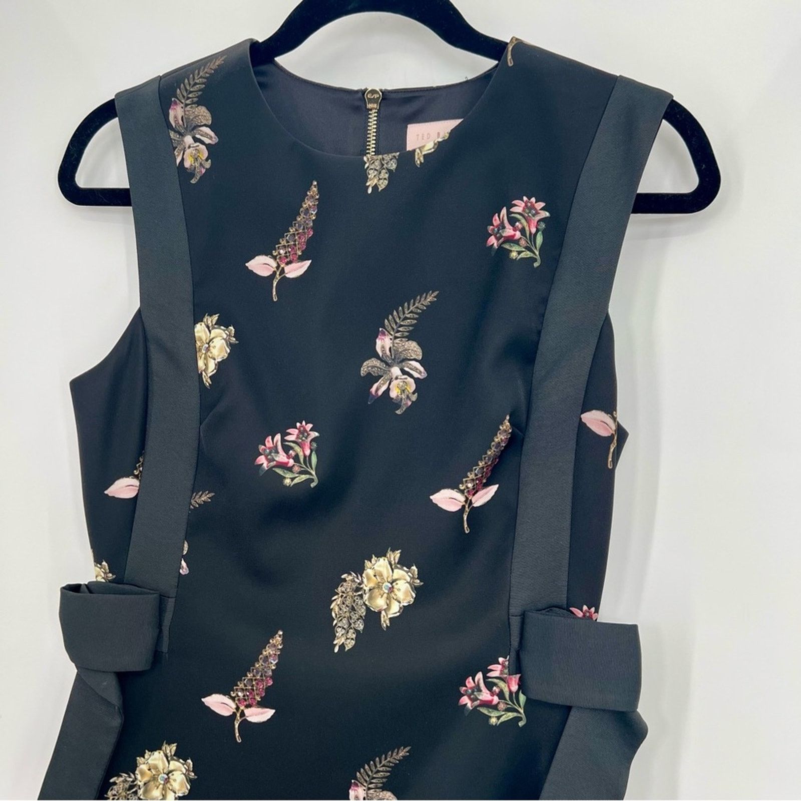 Ted Baker Ted Baker Lalima Pirouette Bow Mini Dress Sleeveless Floral Size S / US 4 / IT 40 - 7 Thumbnail