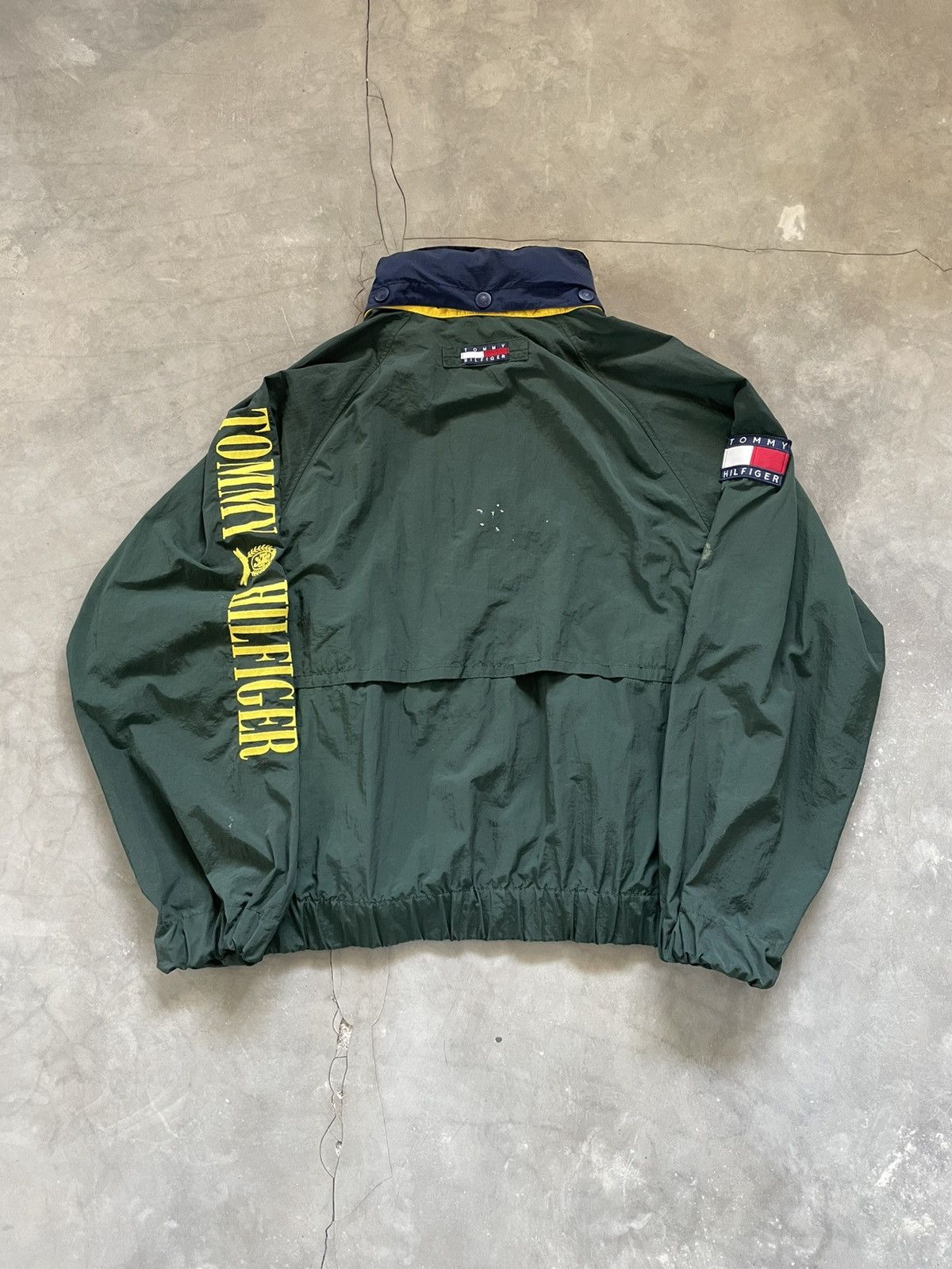 Tommy Hilfiger Vintage Tommy Hilfiger Spell Out Sleeve Sailing Windbreaker Size US XL / EU 56 / 4 - 13 Thumbnail
