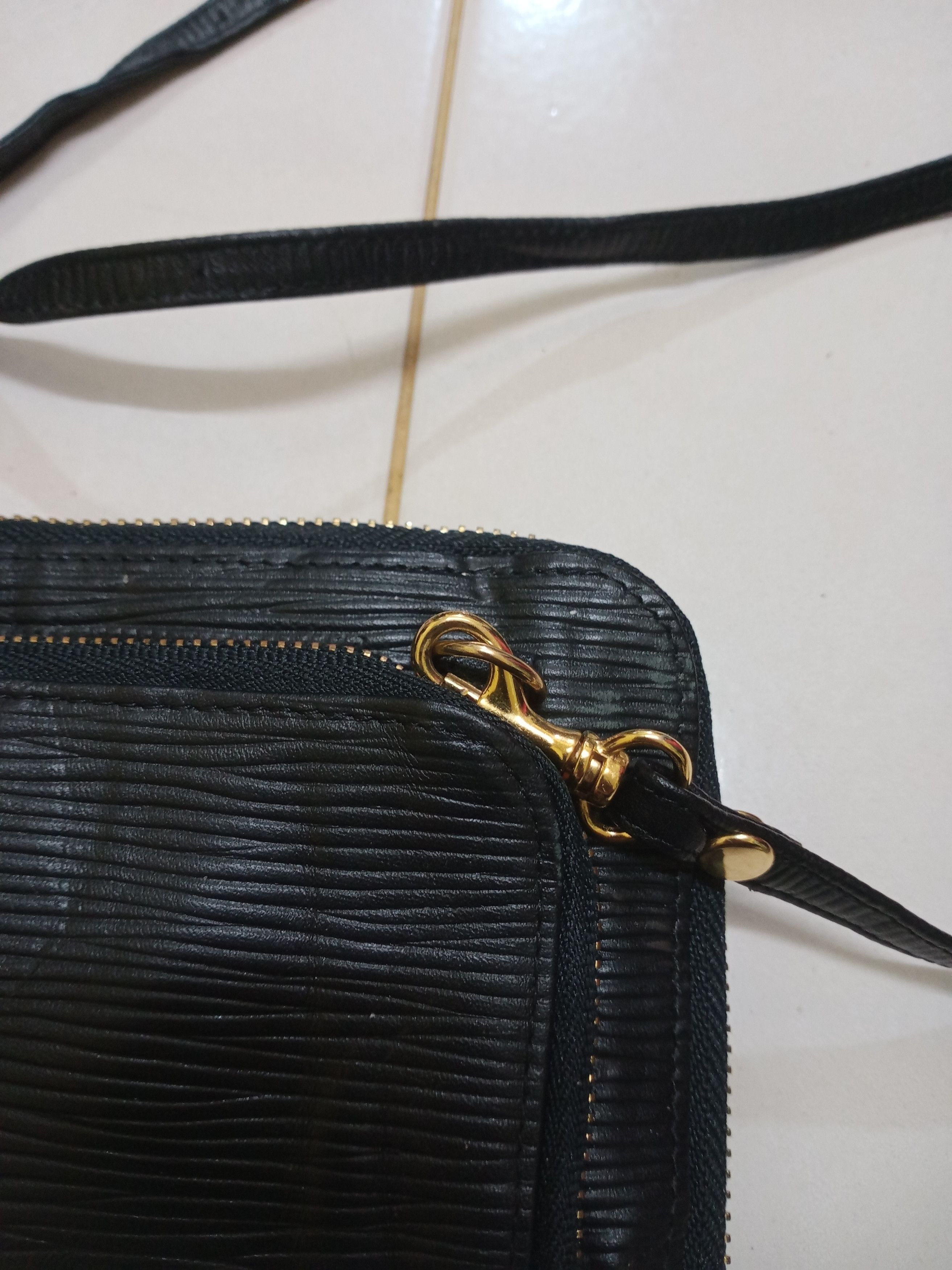 Gianni Valentino Rare Vintage Gianni Valentino 2in1 Wallet/Sling Bag Size ONE SIZE - 9 Thumbnail