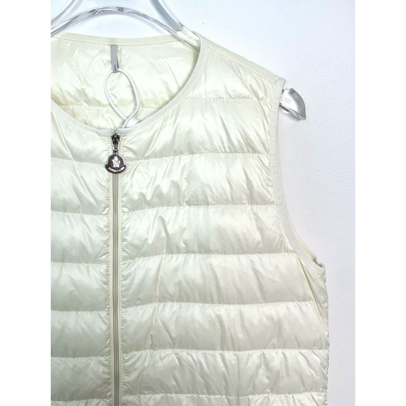 Moncler Moncler Round-Neck Zipper Sleeveless Down Vest (Size 0) Size XS / US 0-2 / IT 36-38 - 5 Thumbnail