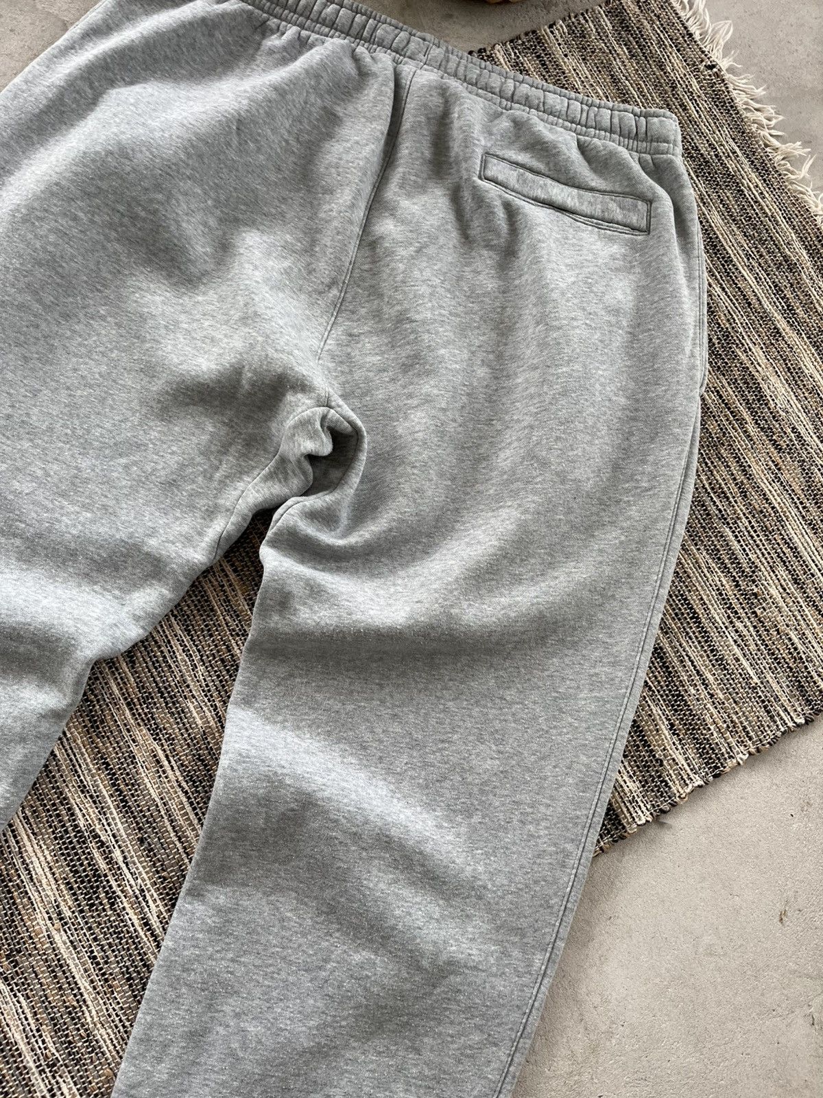 Nike Vintage Nike Grey Y2K Oversize Wide Sweatpants Joggers Size US 38 / EU 54 - 12 Thumbnail