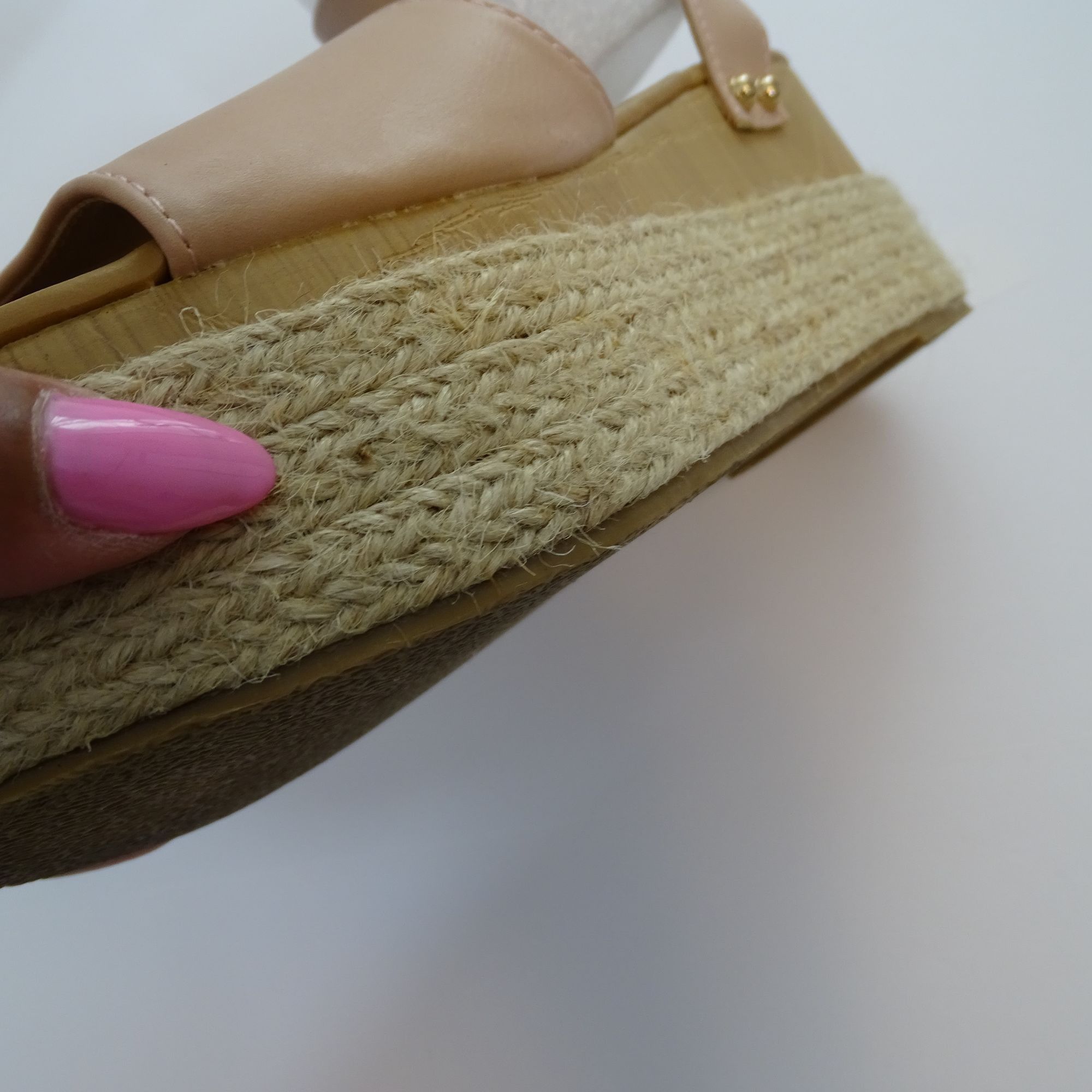 Other Qupid Beige Faux Leather Platform Sandals Women Size 8.5 Size US 8.5 / IT 38.5 - 12 Thumbnail