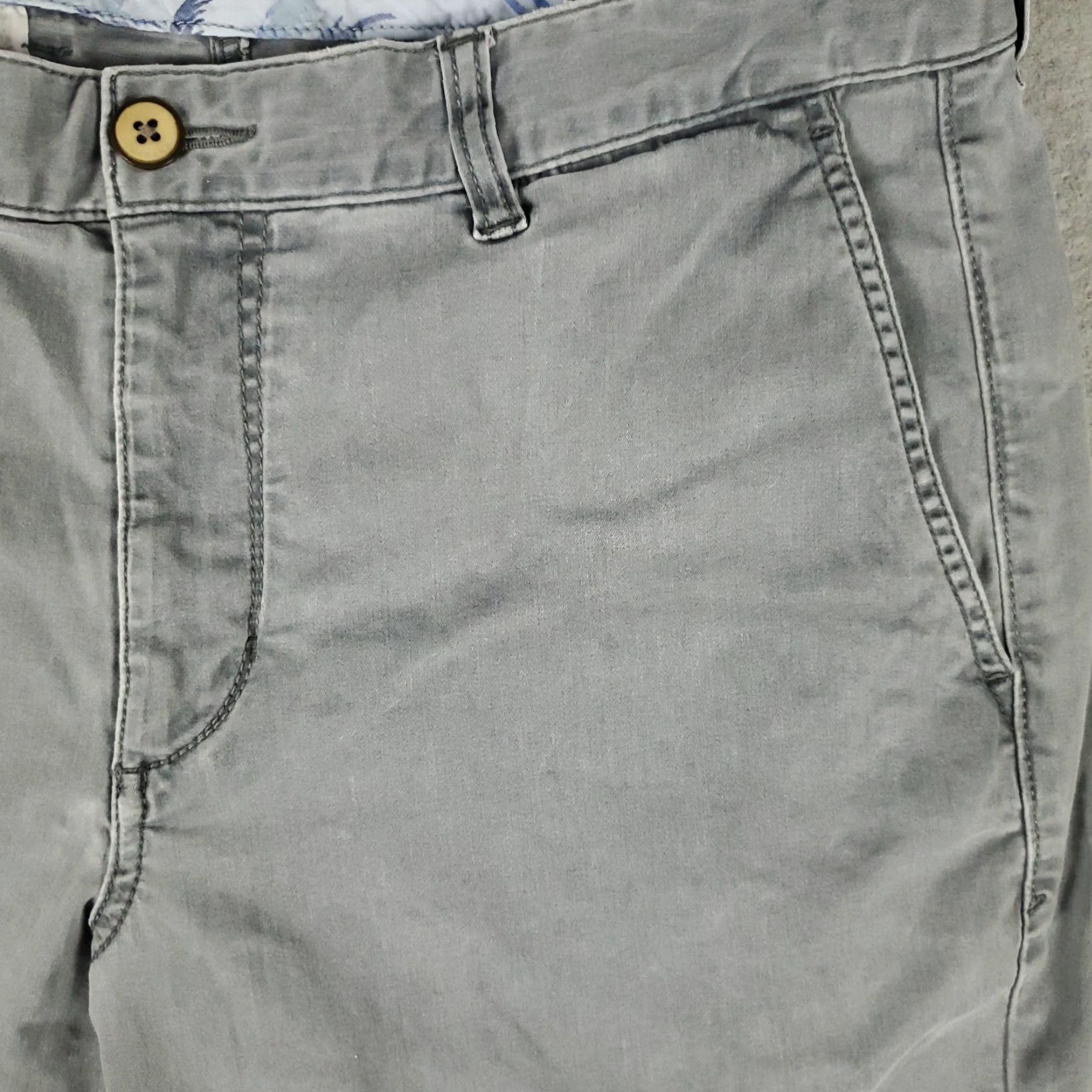 Tommy Bahama Tommy Bahama Shorts Mens Size 33 Gray Cotton Blend Flat Front Chino Pockets 34 Waist Regular Fit Summer Style Mens Size US 34 / EU 50 - 3 Thumbnail