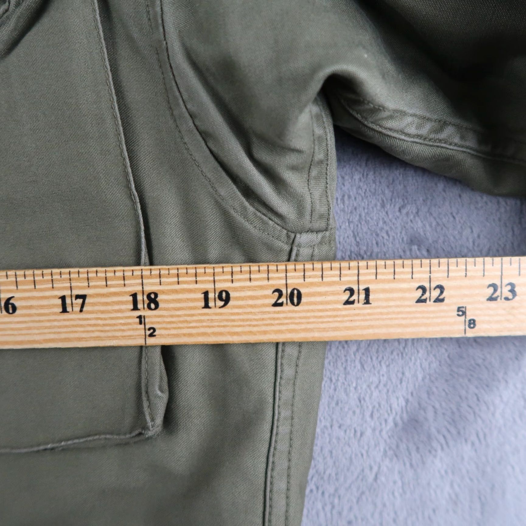 Olive VINTAGE US Army M43 Jacket Mens 34L Olive Green Military Jacket Cotton Canvas Mid-Length Green 40s WW2 Army Size US M / EU 48-50 / 2 - 7 Thumbnail