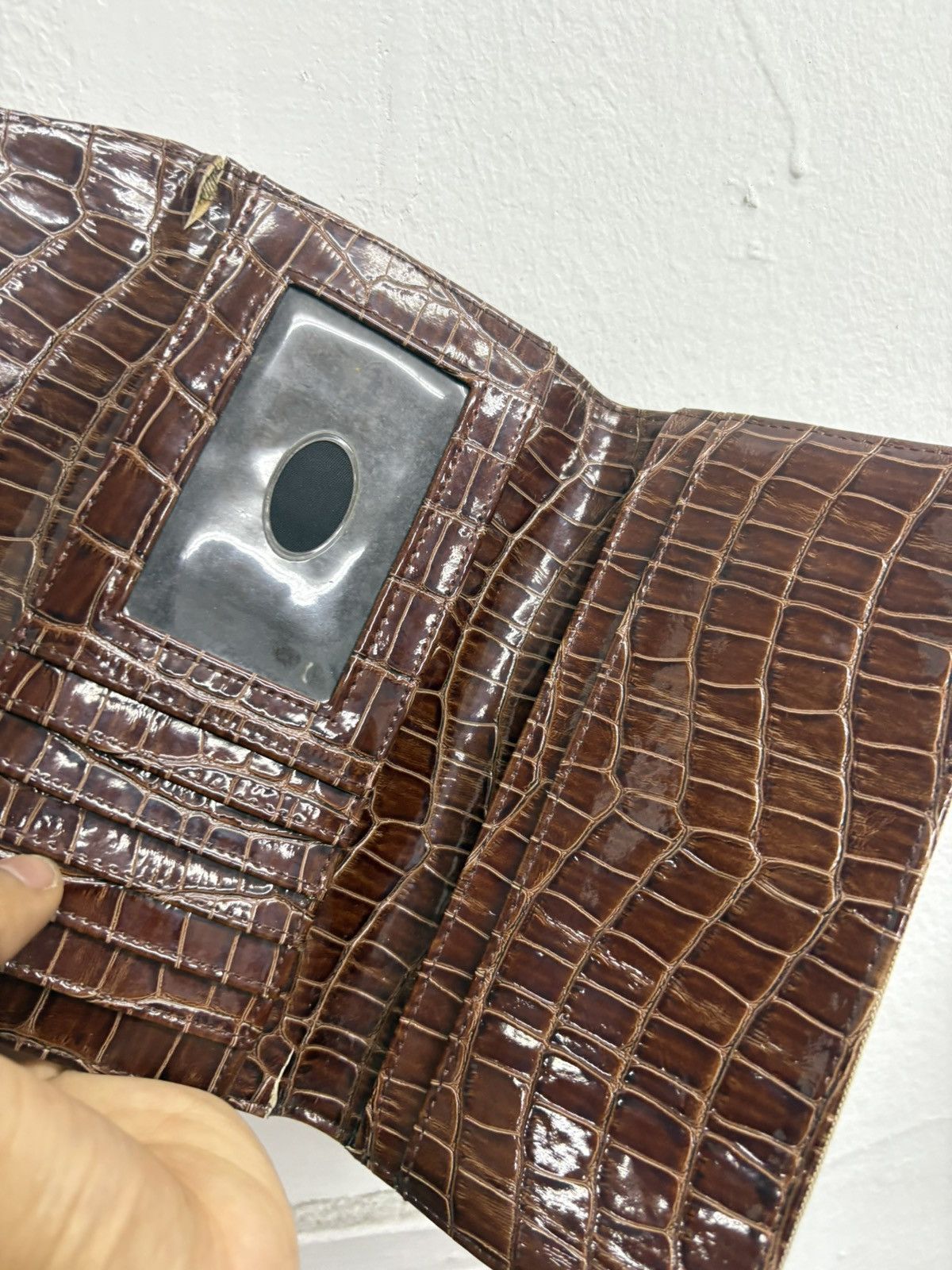 Guess Y2k GUESS Brown Croc Gloss Monogram Buckle Trifold Wallet Size ONE SIZE - 9 Thumbnail