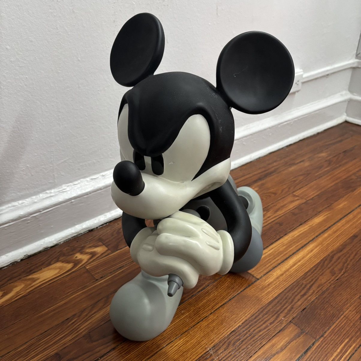 Number (N)ine Number (N)ine x Disney Mickey Mouse Statue Size ONE SIZE - 3 Thumbnail