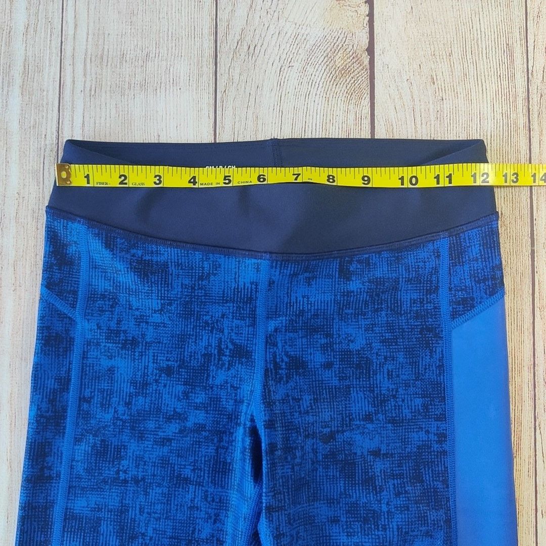 Under Armour HeatGear Compression Printed Graphic Capri sz S 1302774 Size 27" / US 4 / IT 40 - 6 Thumbnail