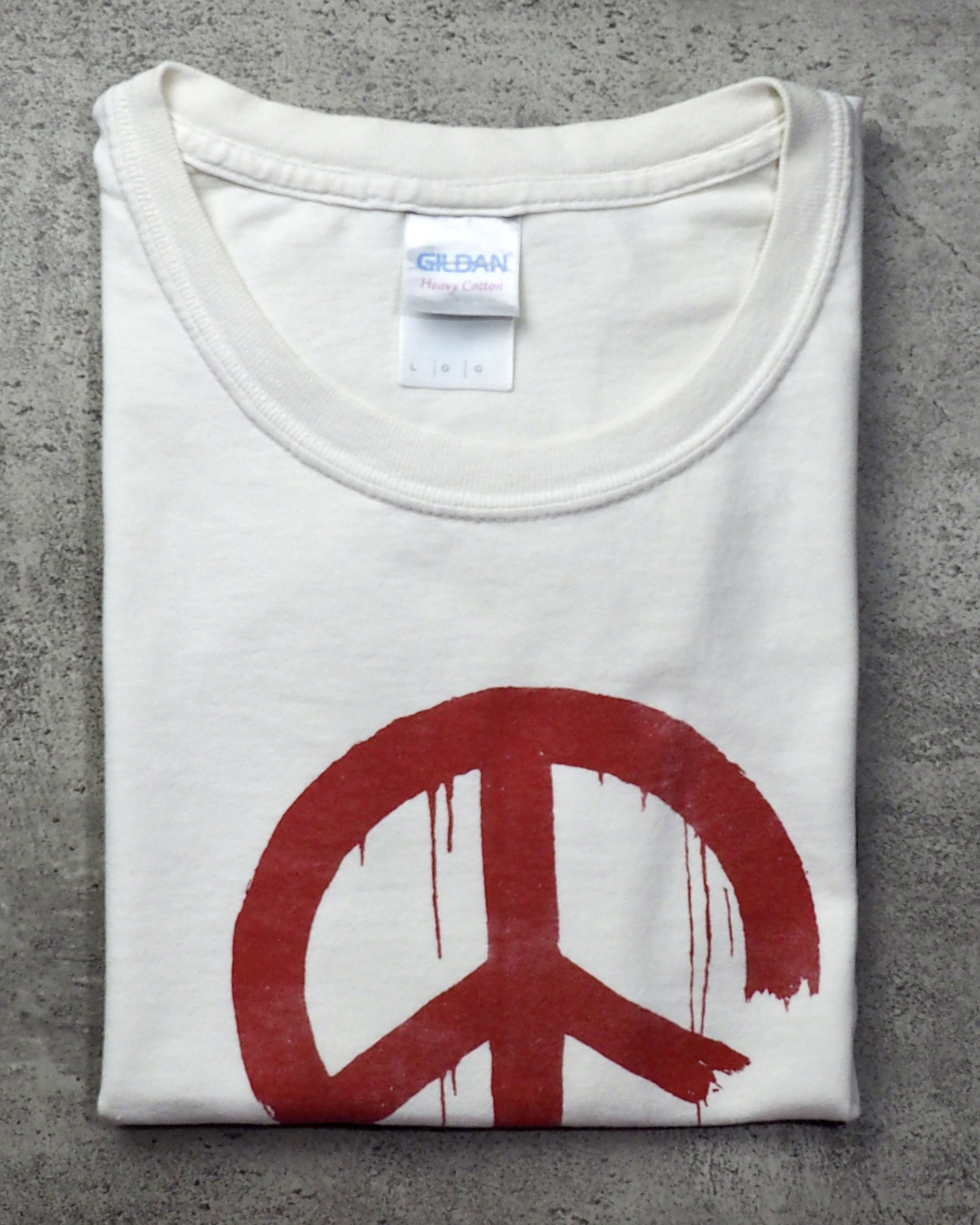 Vintage Vintage Early 2000s Banksy CND Soldiers Shirt Size L Size US L / EU 52-54 / 3 - 7 Thumbnail