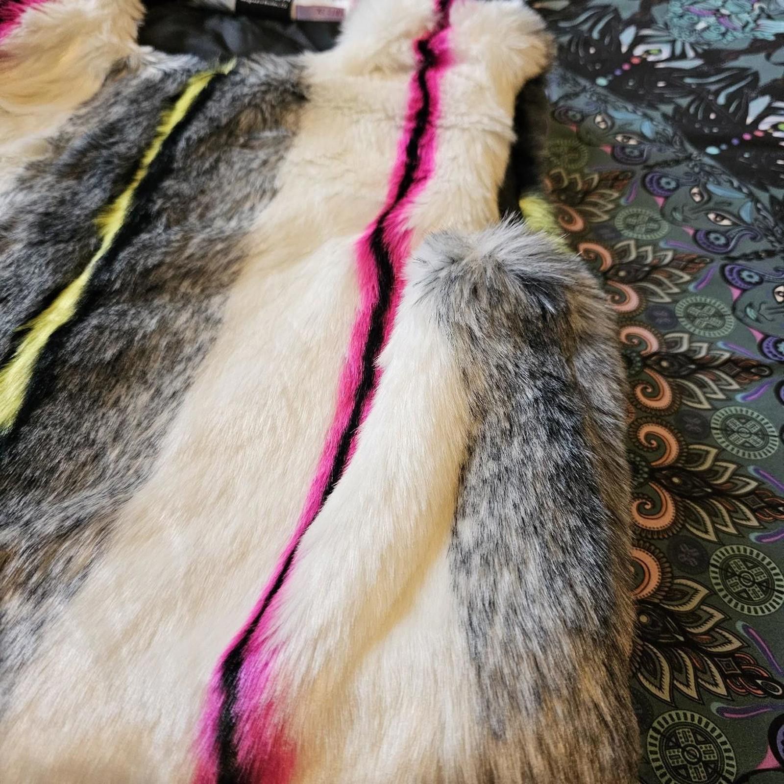 Spyder Spyder Kid's Faux Fur Cropped Vest Size US XL / EU 56 / 4 - 3 Thumbnail