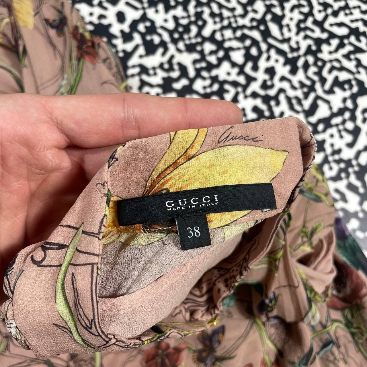 Gucci Vintage Y2K Gucci Silk Floral Style Blouses Shirt Luxury Size S / US 4 / IT 40 - 14 Thumbnail