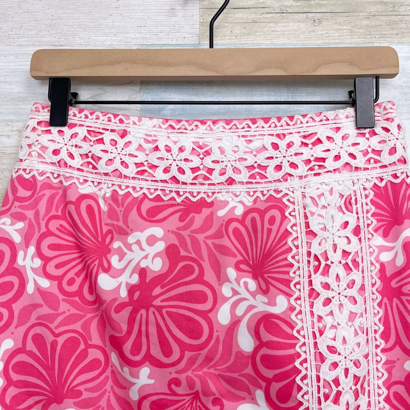 Lilly Pulitzer Lilly Pulitzer Doily Lace Pencil Skirt Pink White Floral 2 Size 26" / US 2 / IT 38 - 2 Thumbnail