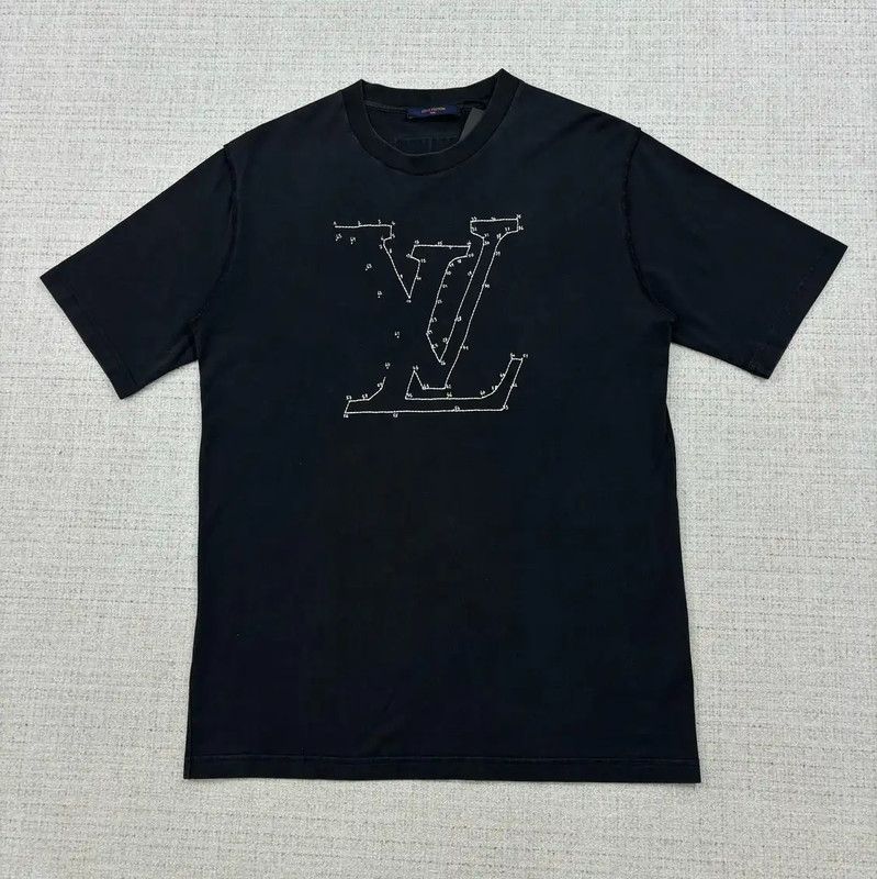 Louis Vuitton Louis Vuitton Black Cotton Logo T-Shirt for Men 0089 Size US XXL / EU 58 / 5 - 1 Thumbnail