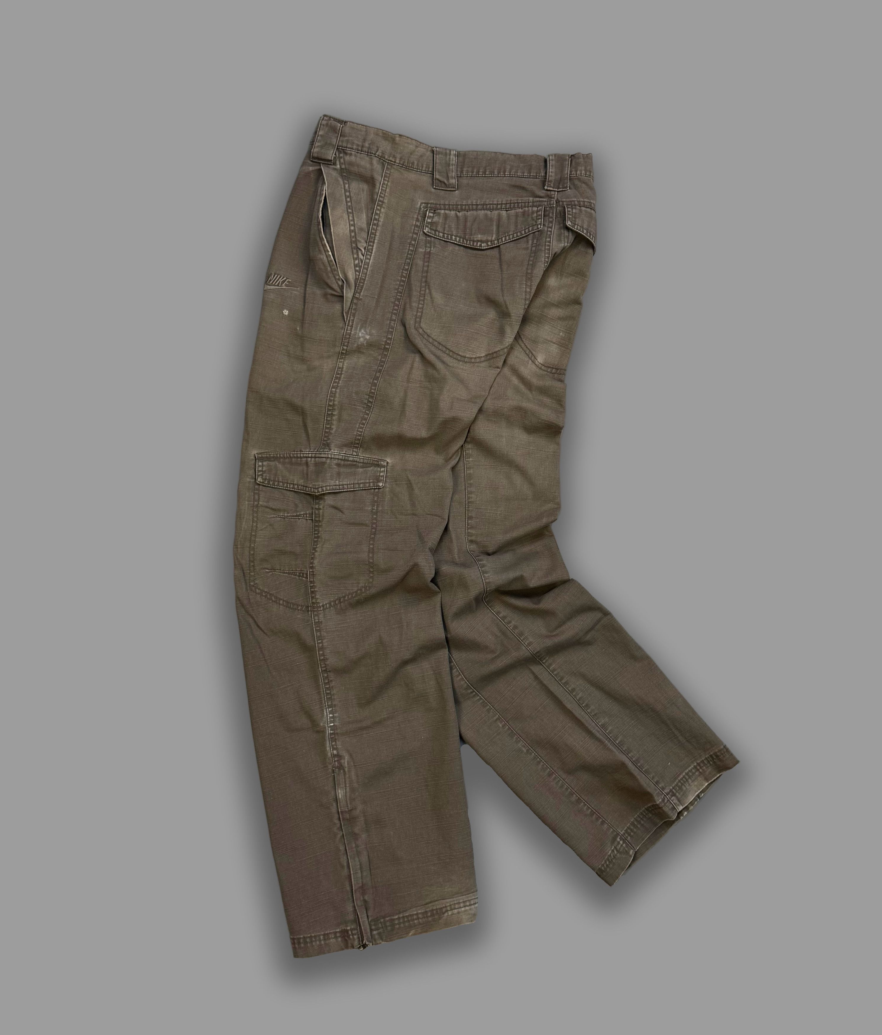 Nike × Vintage NIKE CARGO VINTAGE FADED PANTS KHAKI DIRTY DISTRESSED Y2K Size US 32 / EU 48 - 1 Thumbnail