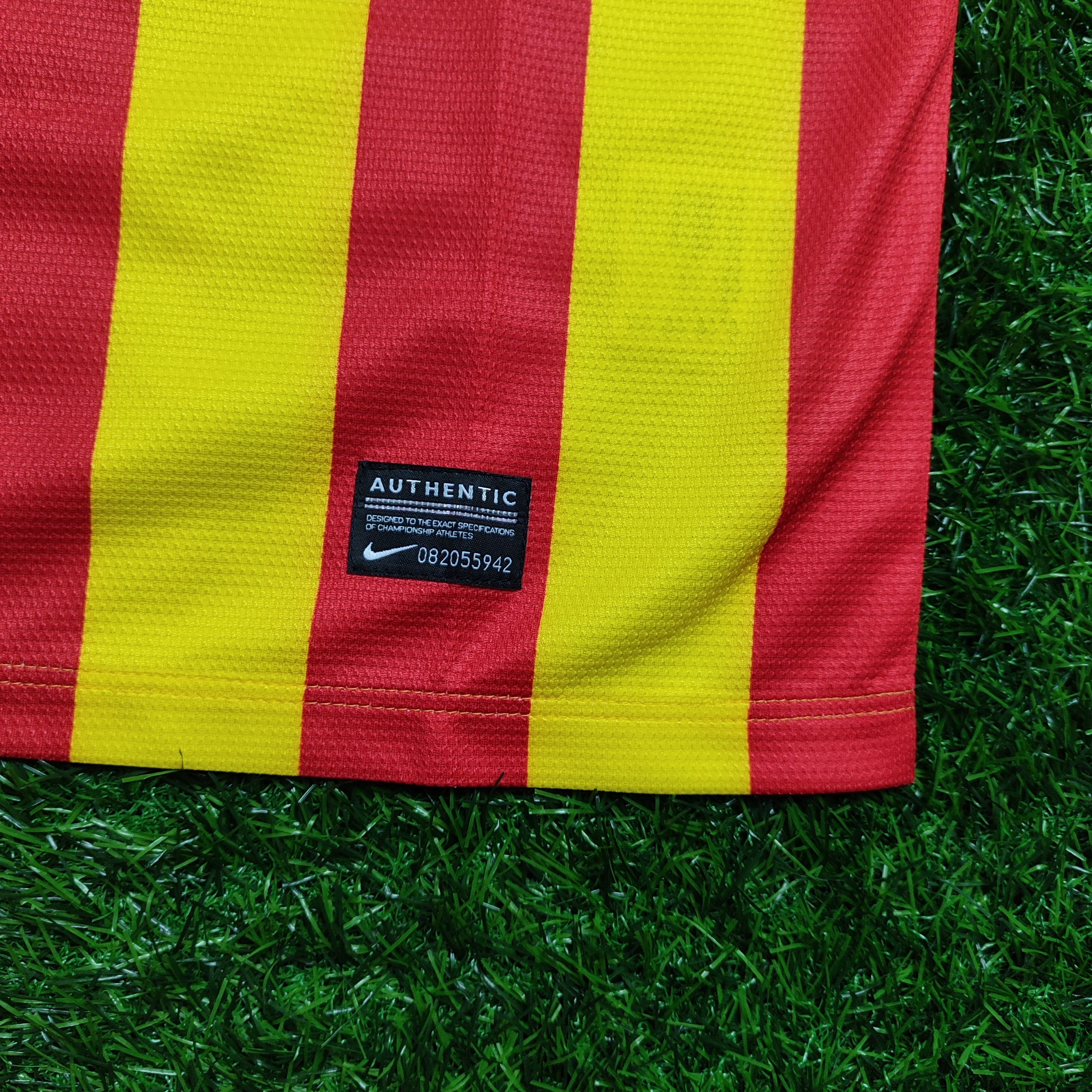 Nike Barcelona Away 2013-14 Messi #10 Soccer Jersey Size US M / EU 48-50 / 2 - 5 Thumbnail