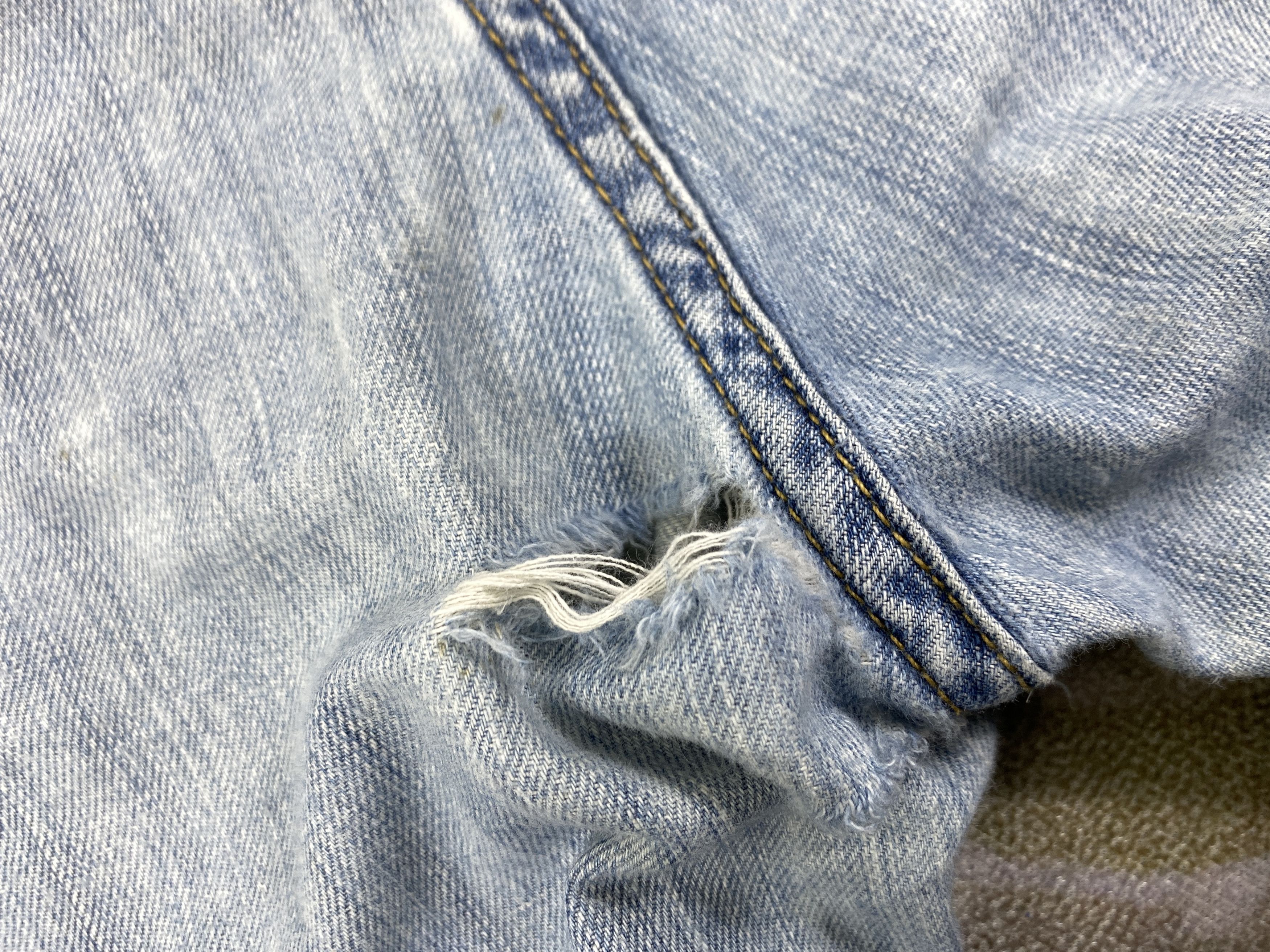 Levi's Light Wash Vintage Levi's 569 Denim 42x31.5 -JN491 Size US 40 / EU 56 - 12 Thumbnail